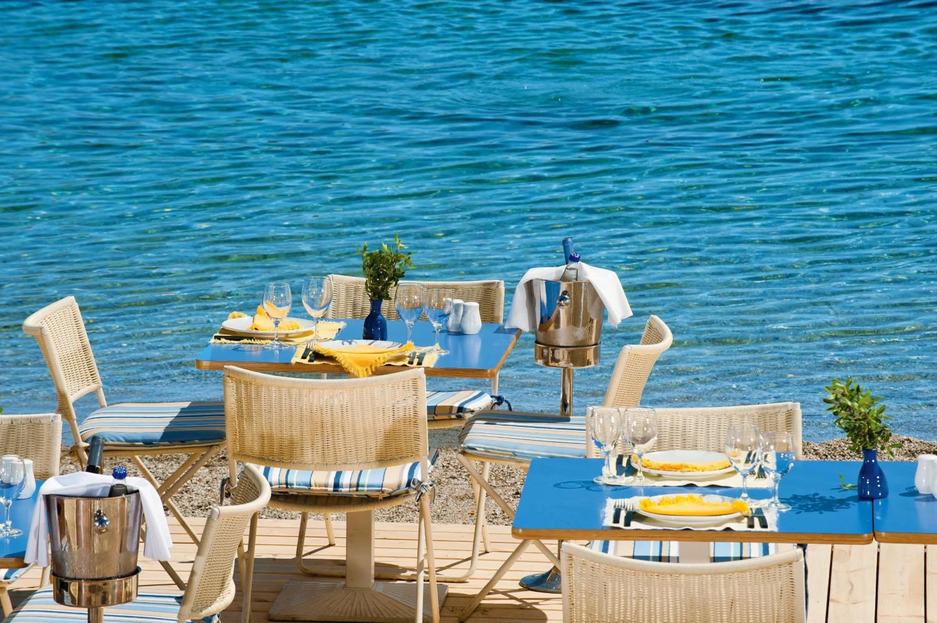 Restaurant/places to eat in Grand Resort Lagonissi