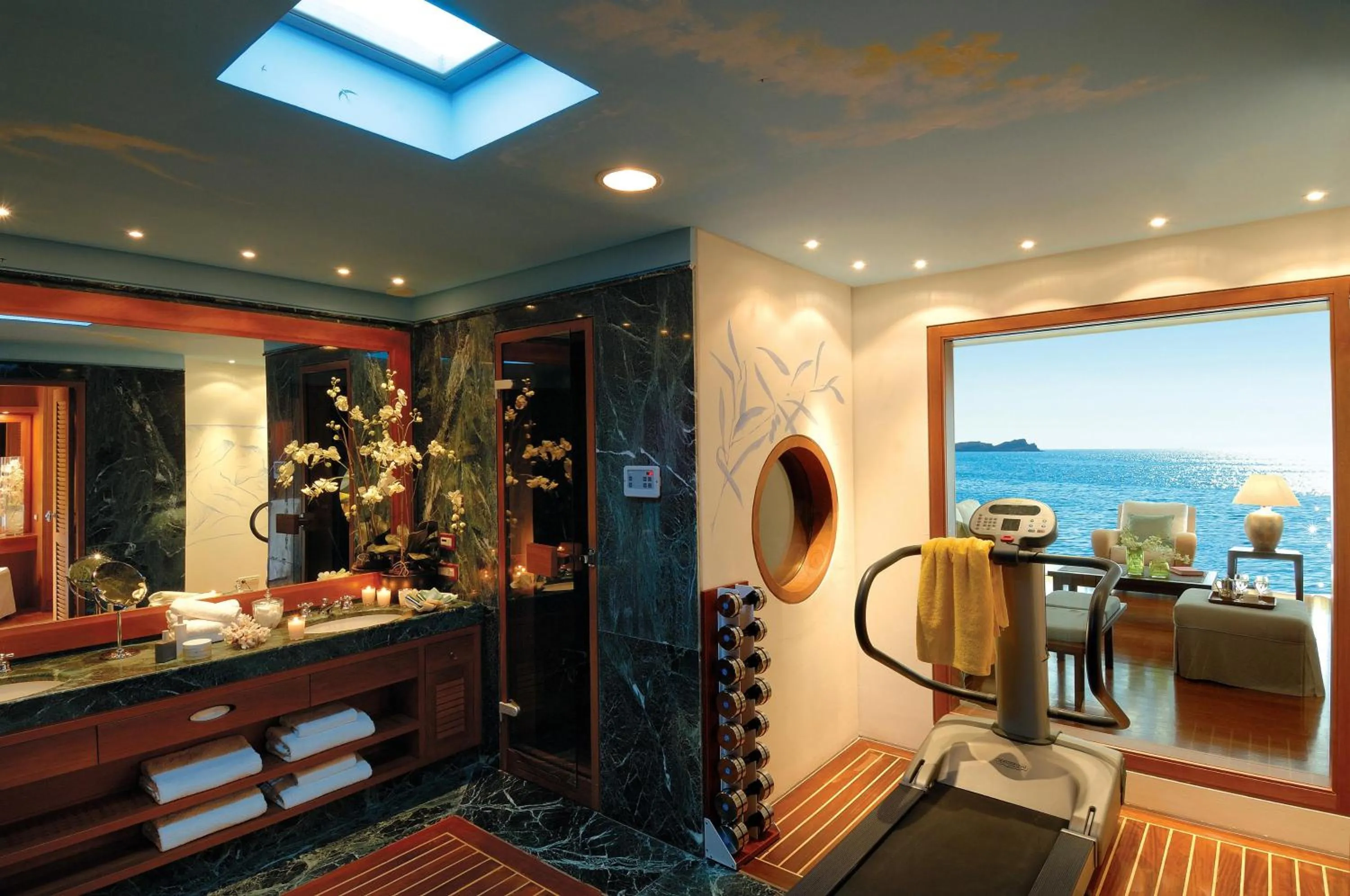 Photo of the whole room in Grand Resort Lagonissi