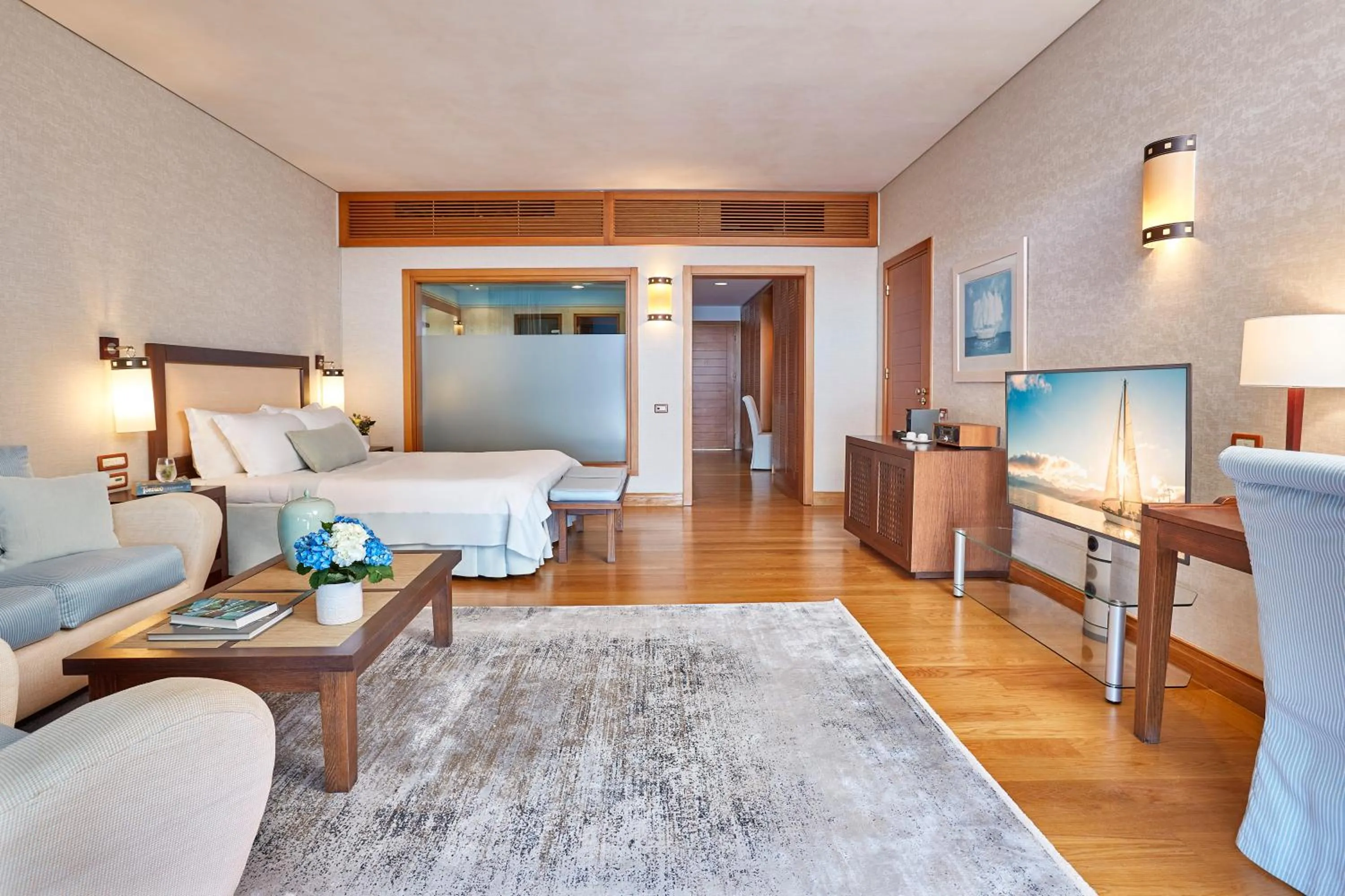 Bed in Grand Resort Lagonissi