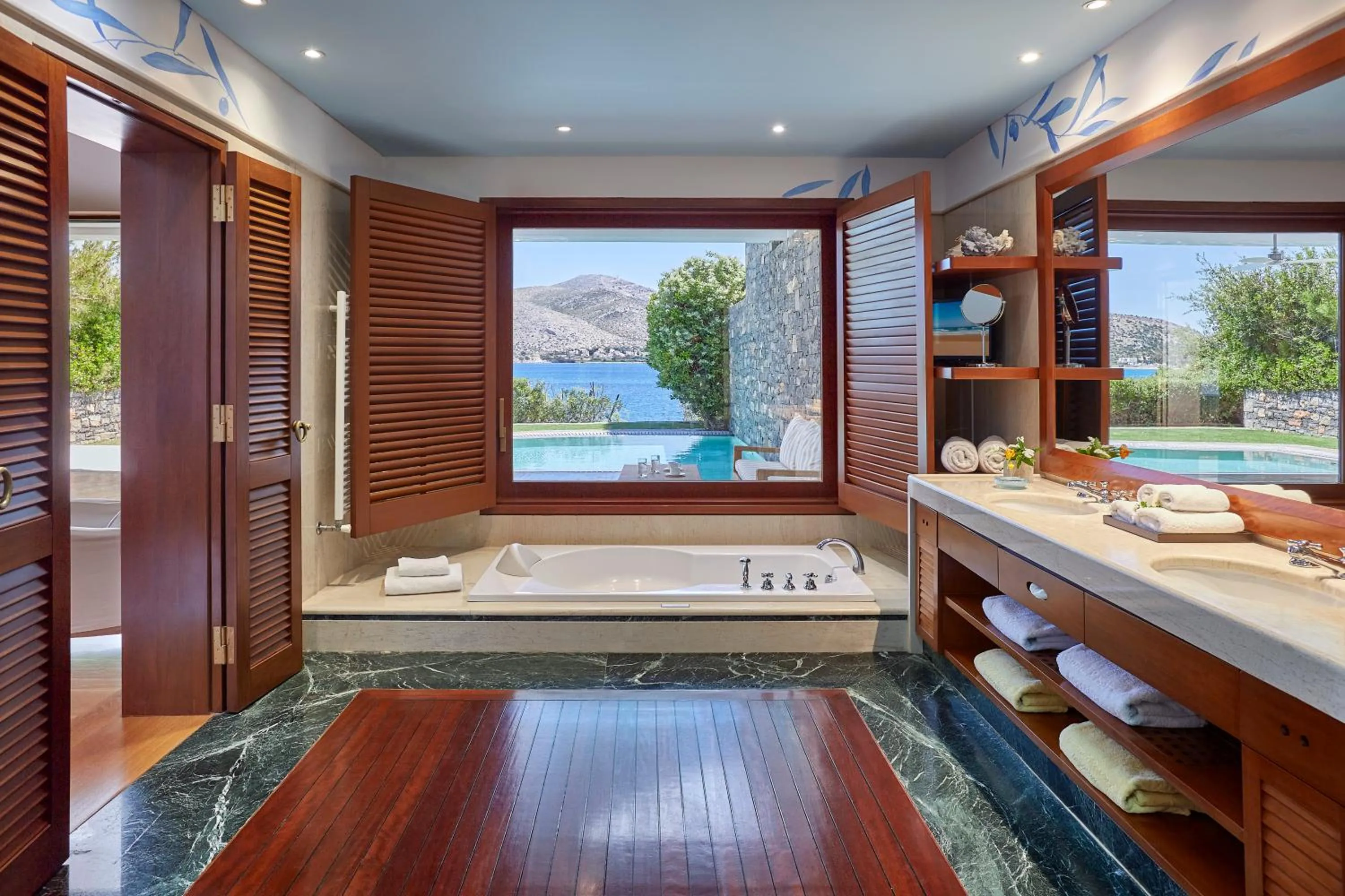 Grand Resort Lagonissi