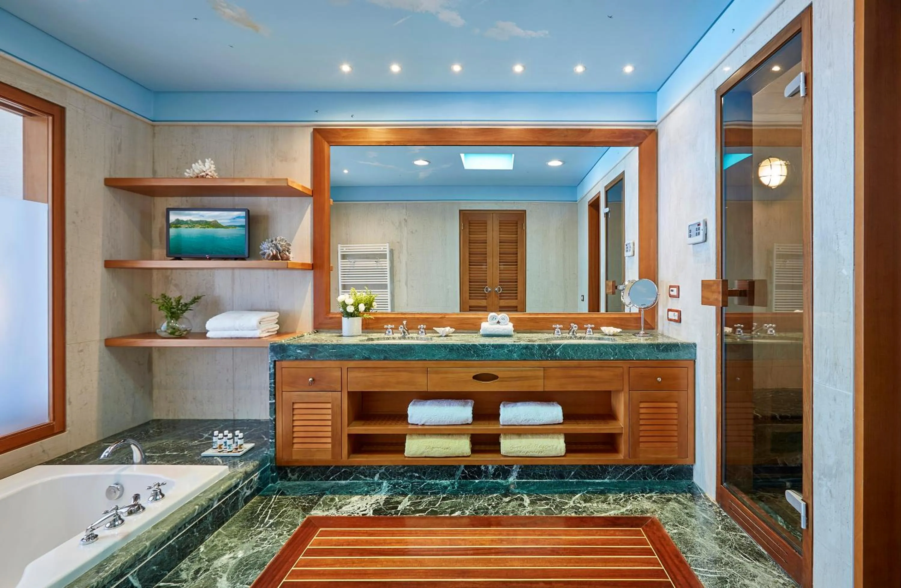 Grand Resort Lagonissi