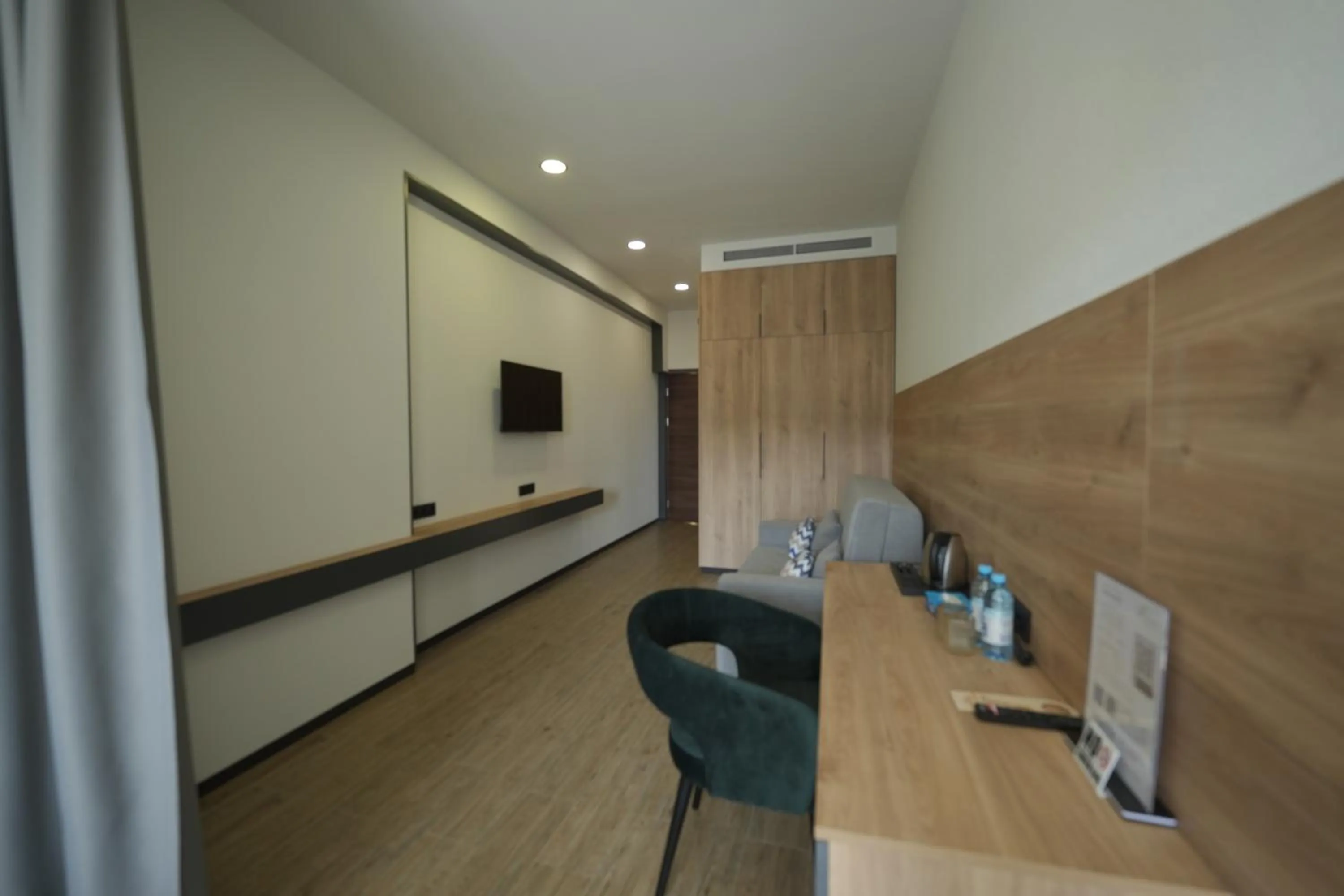 Photo of the whole room in 4Guest Hotel