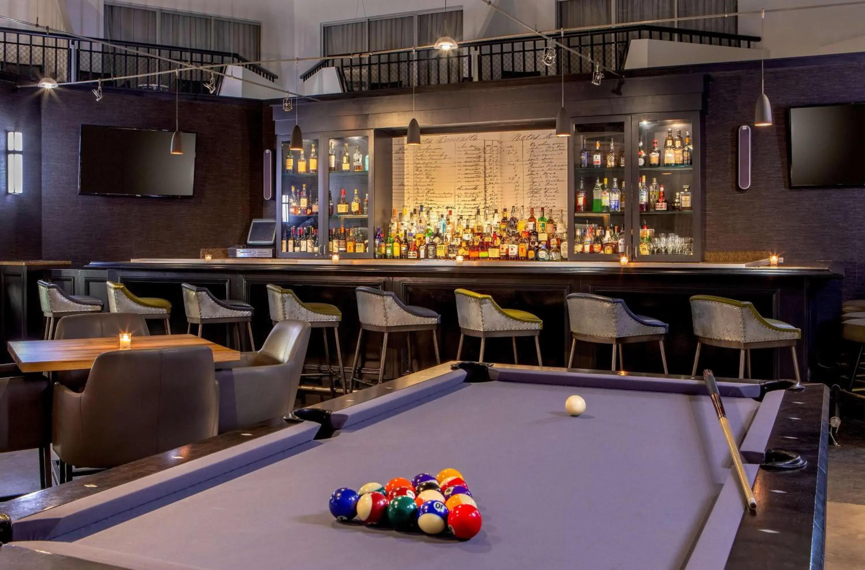 Lounge or bar in Hilton Boston Woburn Lounge or bar in Hilton Boston Woburn