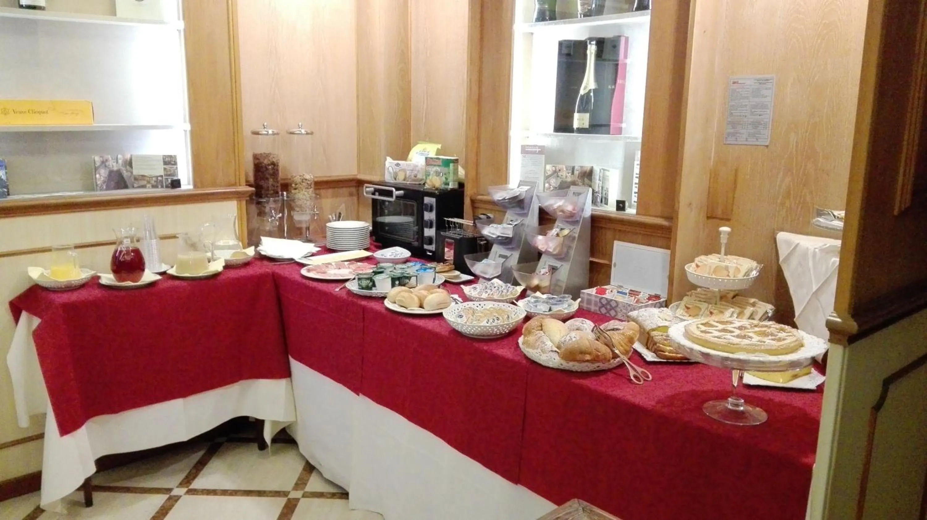 Breakfast in Hotel Camerlengo