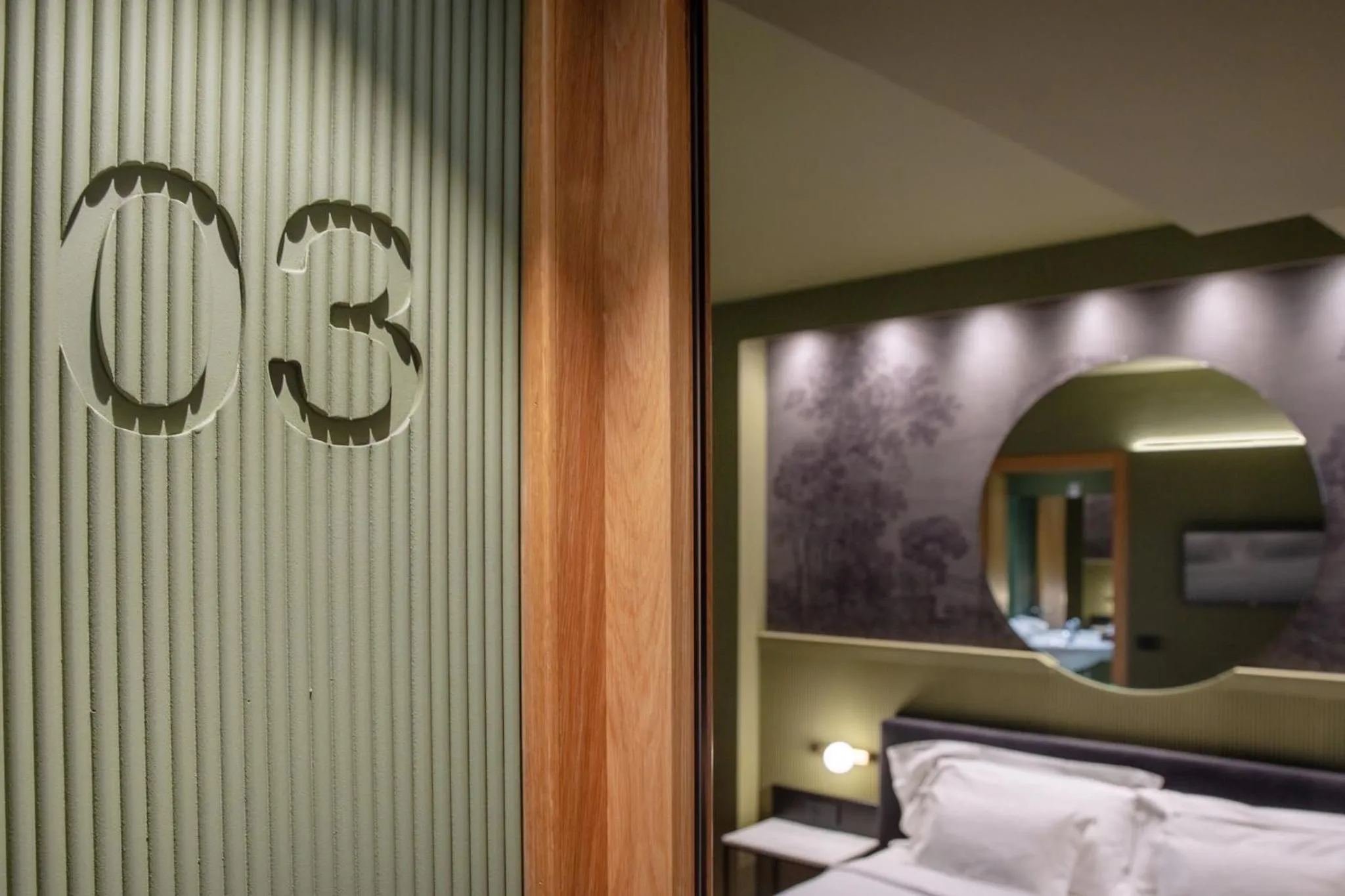 Logo/Certificate/Sign, Bed in Albergo La Braseria