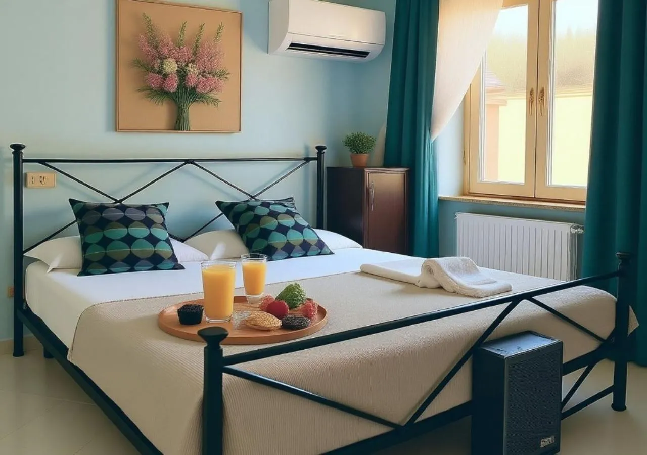 Bedroom, Bed in 6 Keys