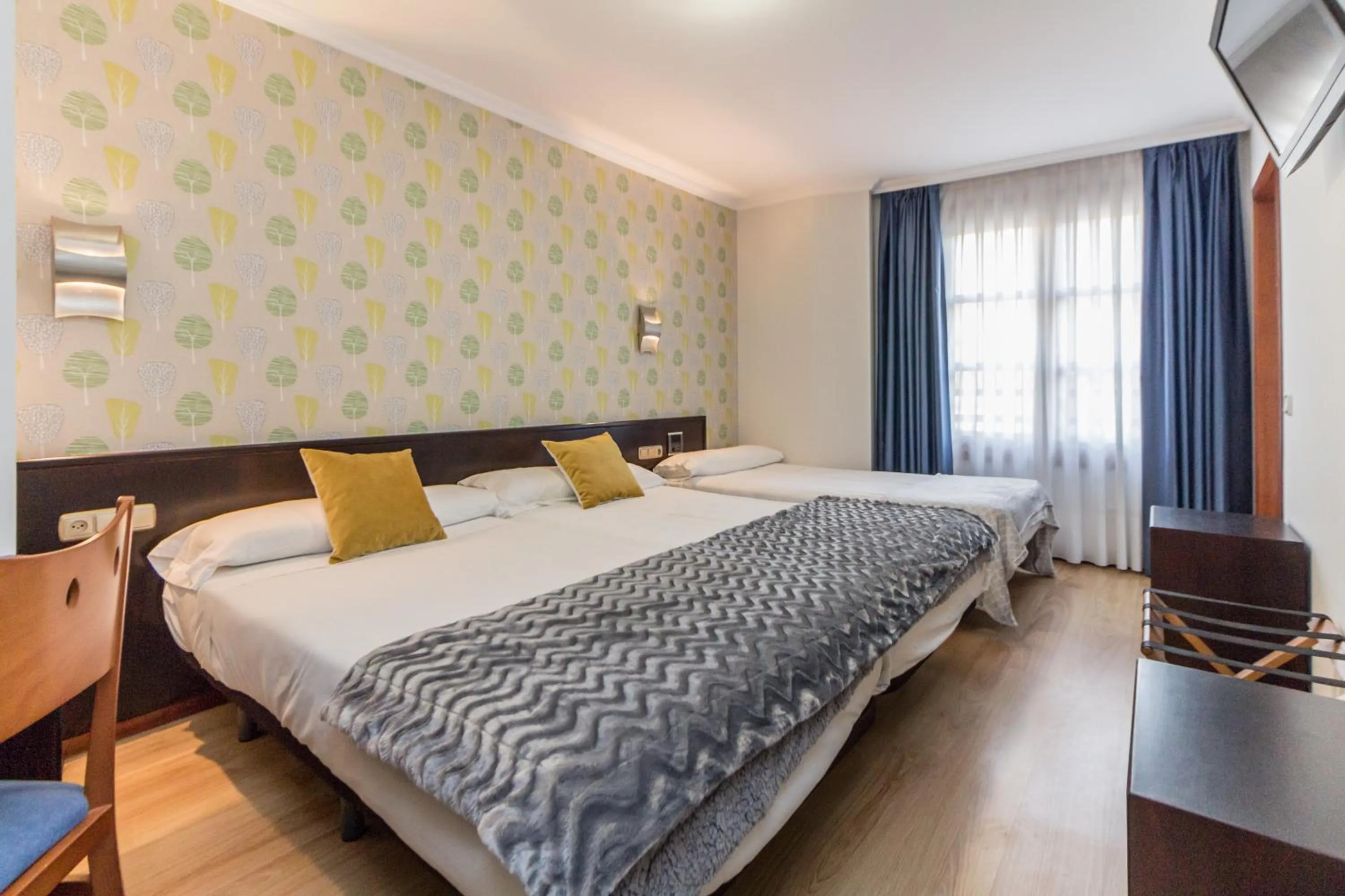 Bedroom, Bed in Hotel Gijon