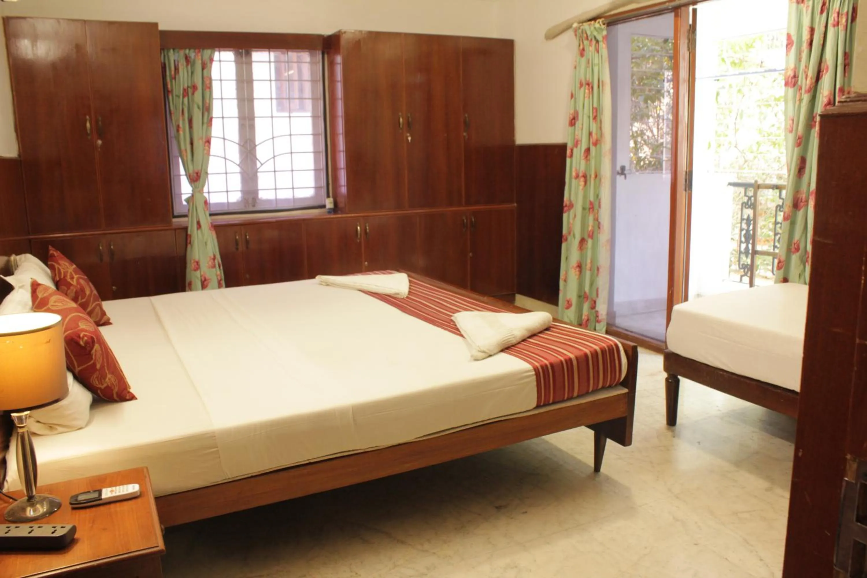 Bedroom, Bed in Happy Planet