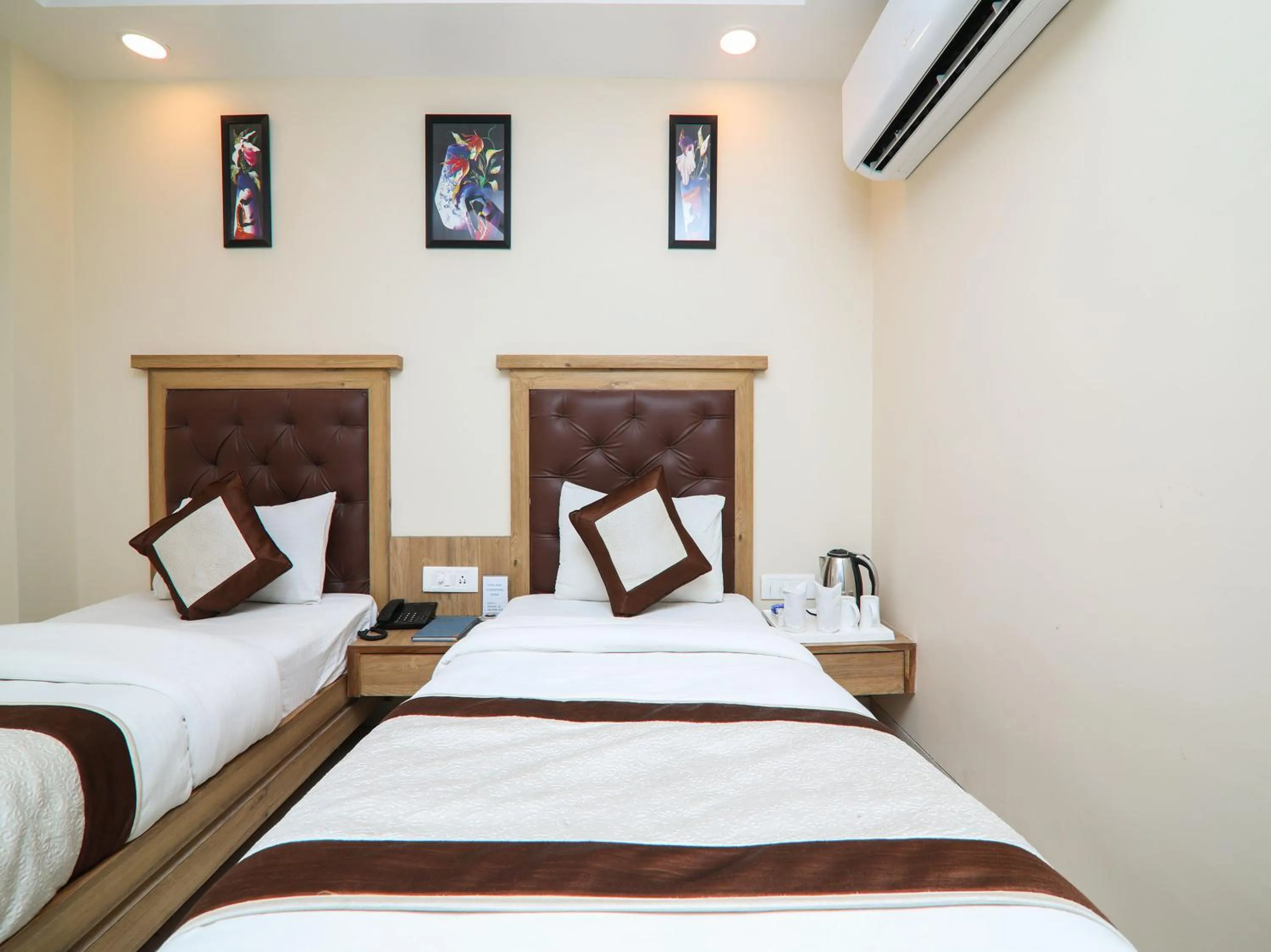 Bedroom, Bed in Hotel Amar International