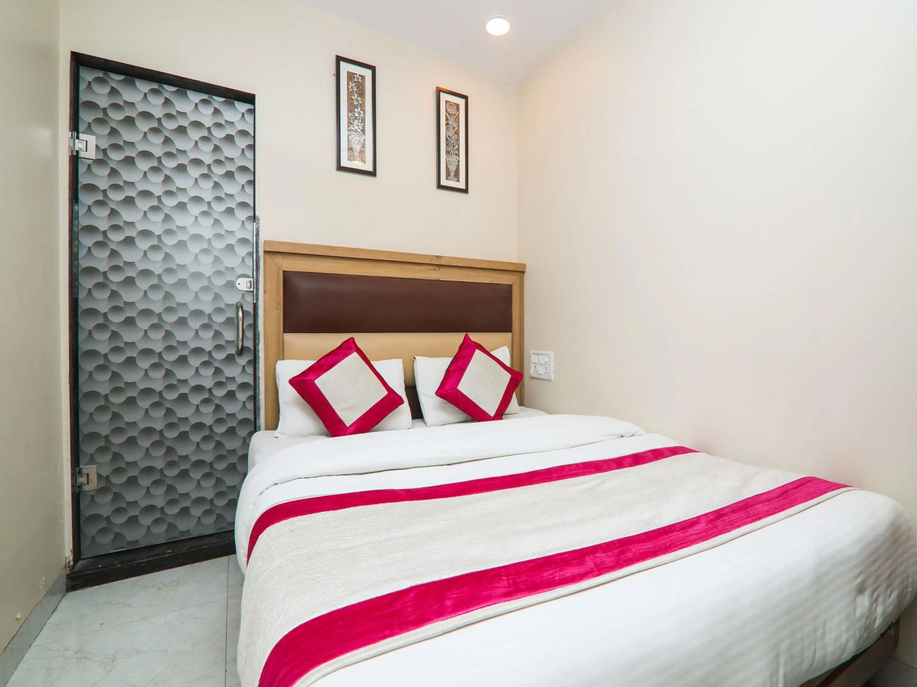 Bedroom, Bed in Hotel Amar International