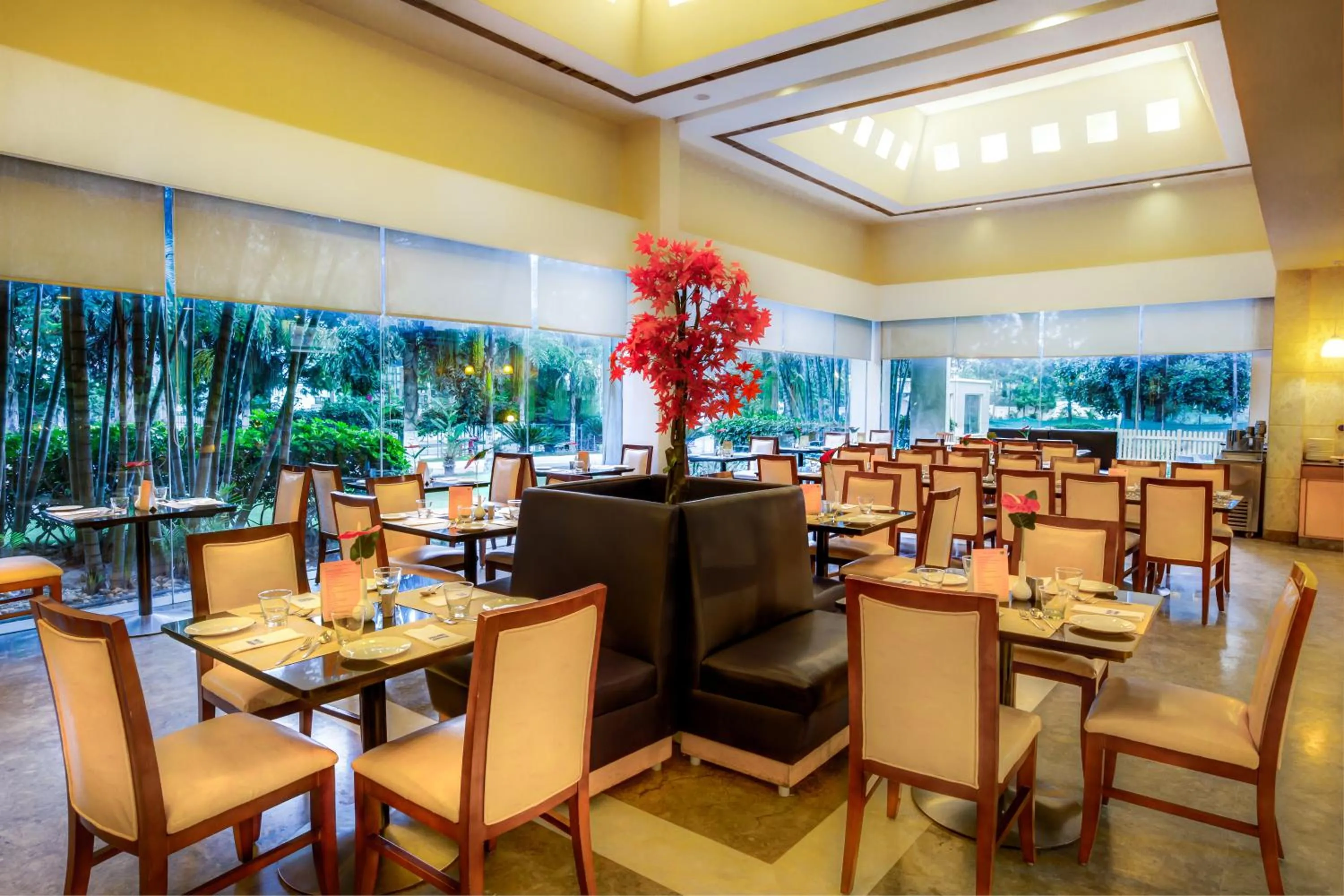 Restaurant/places to eat in Radha Hometel