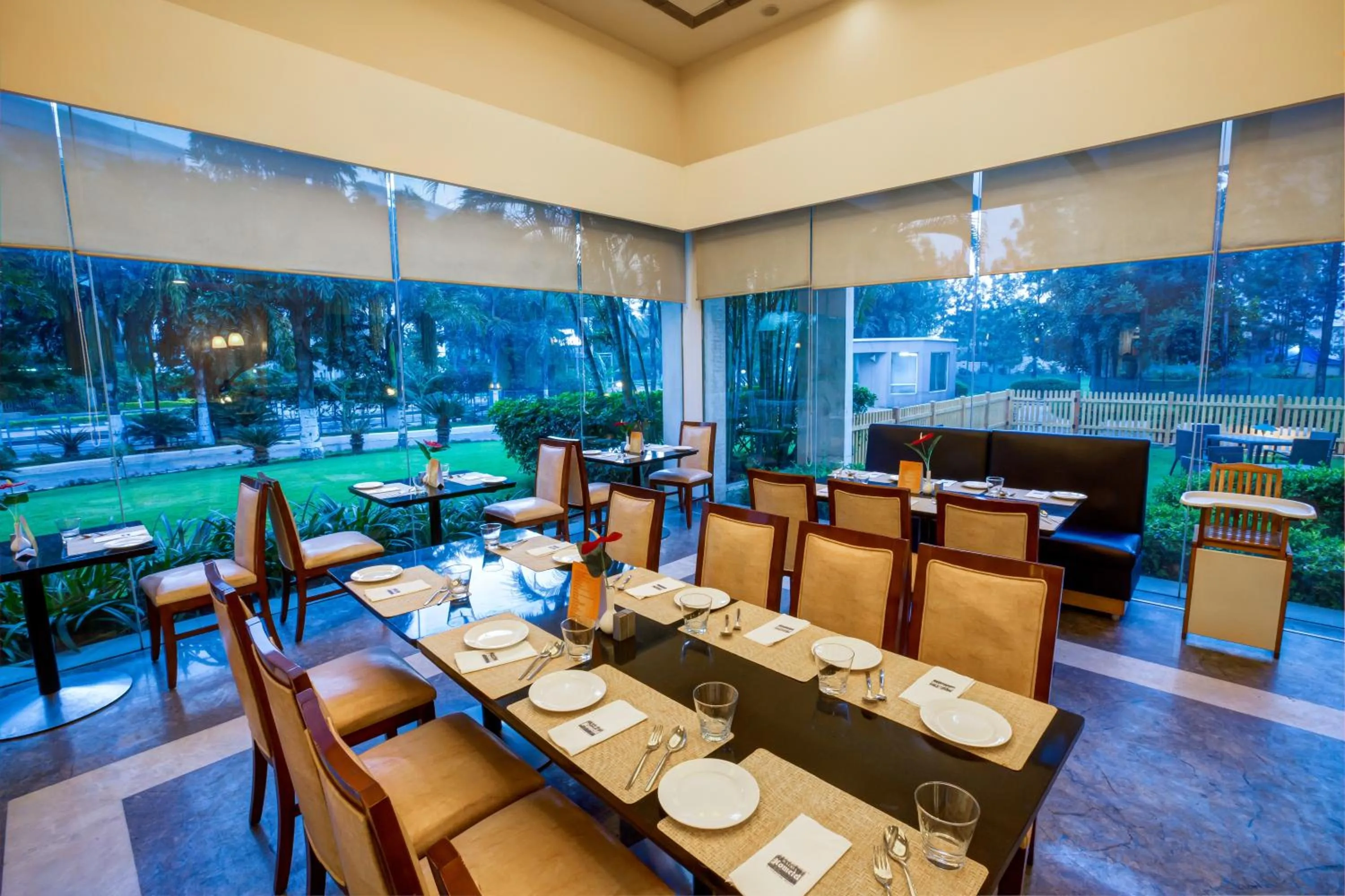 Restaurant/places to eat in Radha Hometel