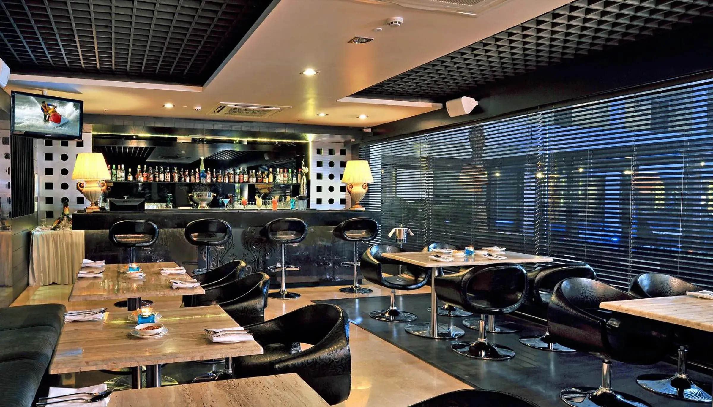 Restaurant/places to eat in Fortune JP Palace, Mysore - Member ITC Hotels' Group Restaurant/places to eat in Fortune JP Palace, Mysore - Member ITC Hotels' Group