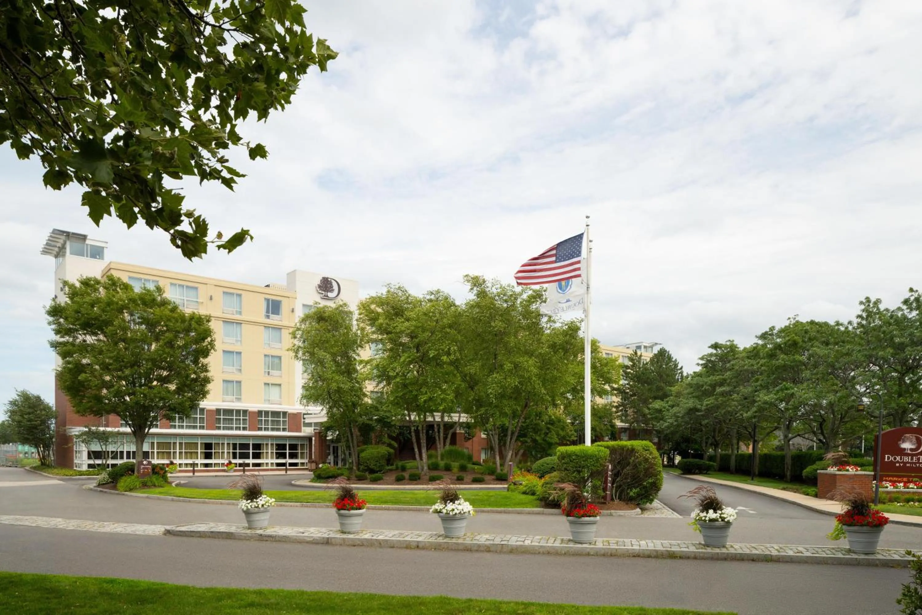 Property building in DoubleTree by Hilton Hotel Boston Bayside