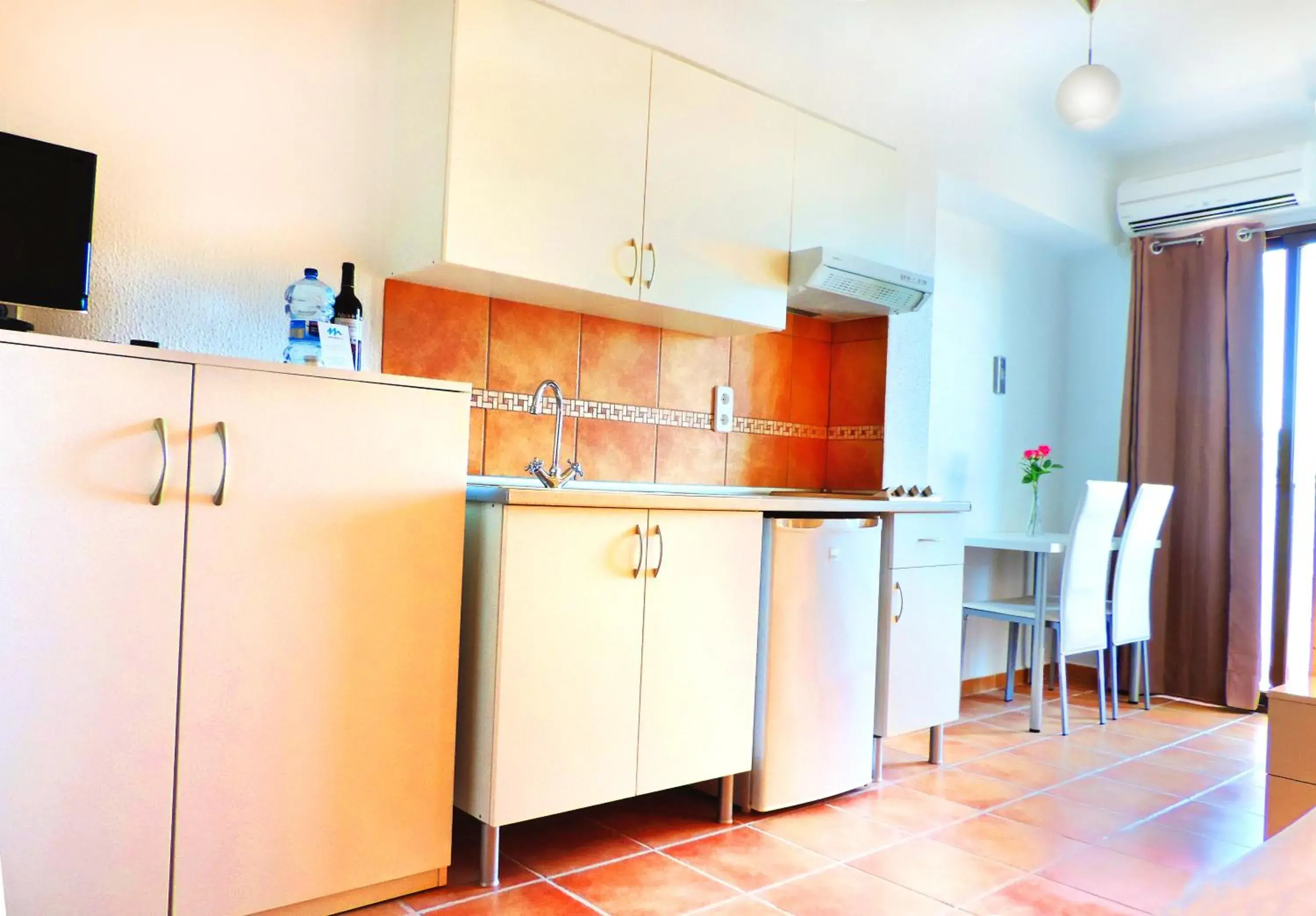 Studio with Kitchen (2 Adults) in Marblau Mallorca Studio with Kitchen (2 Adults) in Marblau Mallorca