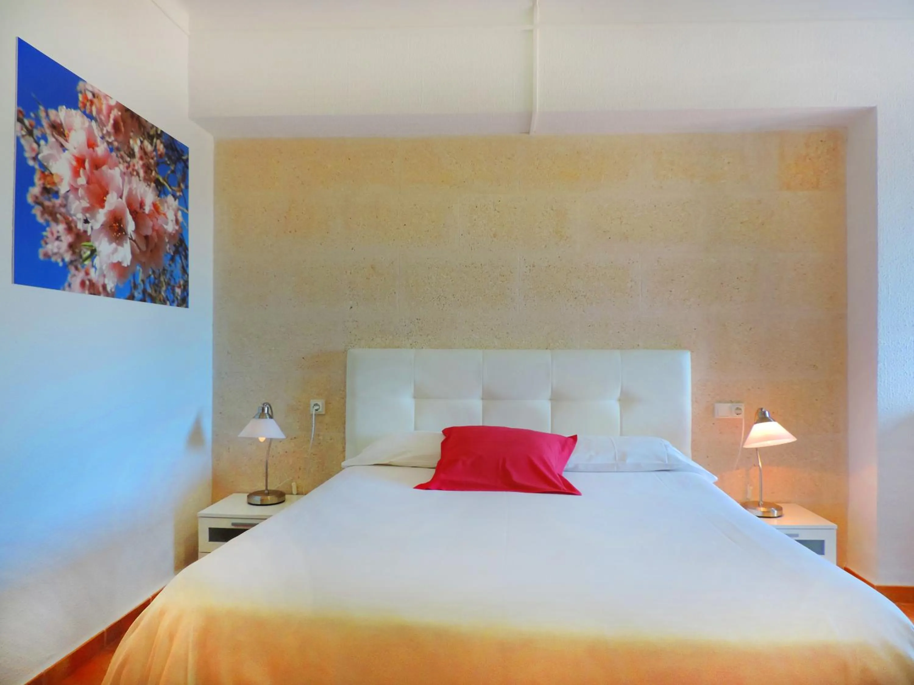Photo of the whole room, Bed in Marblau Mallorca