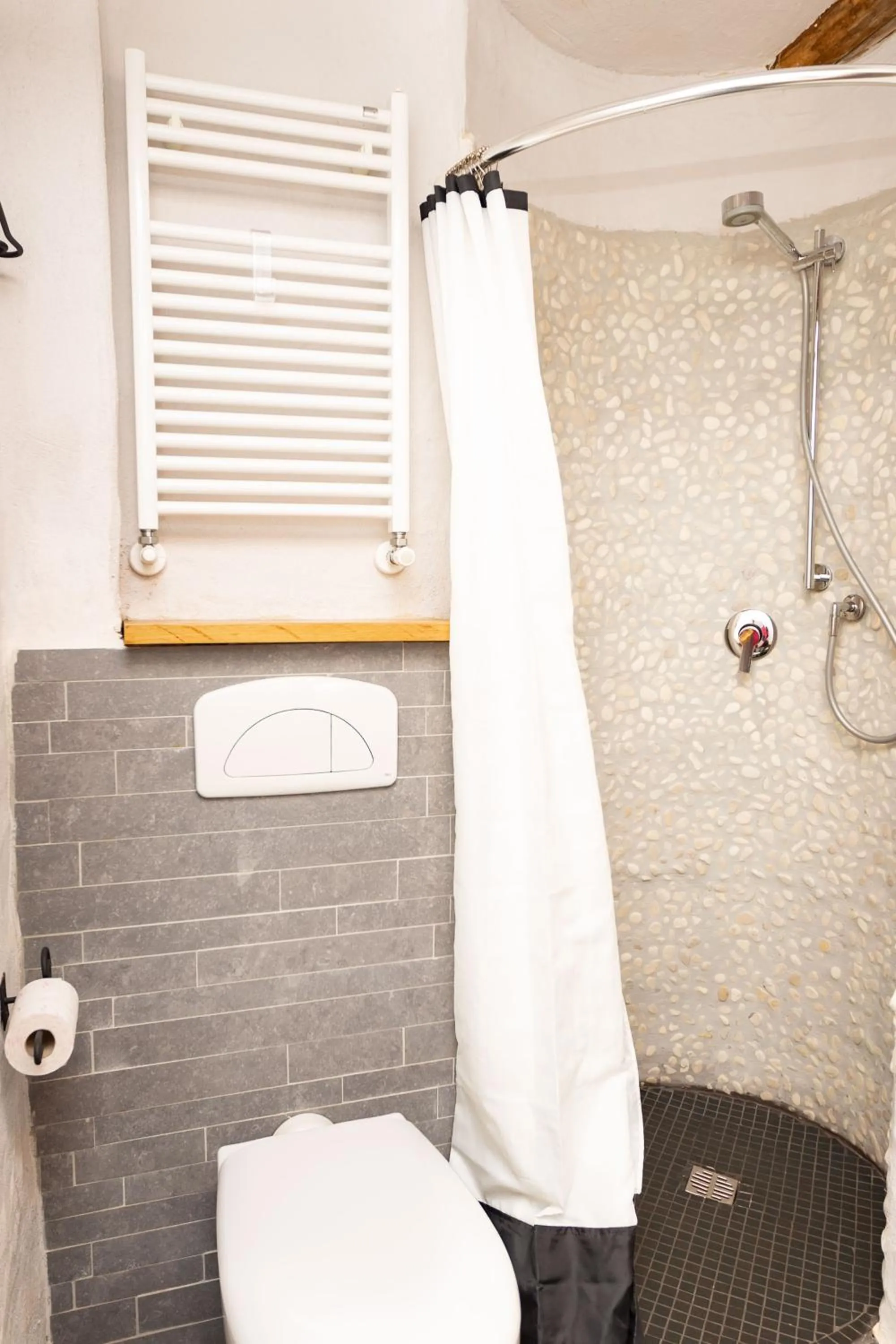 Shower in b&b Balcone del Biellese
