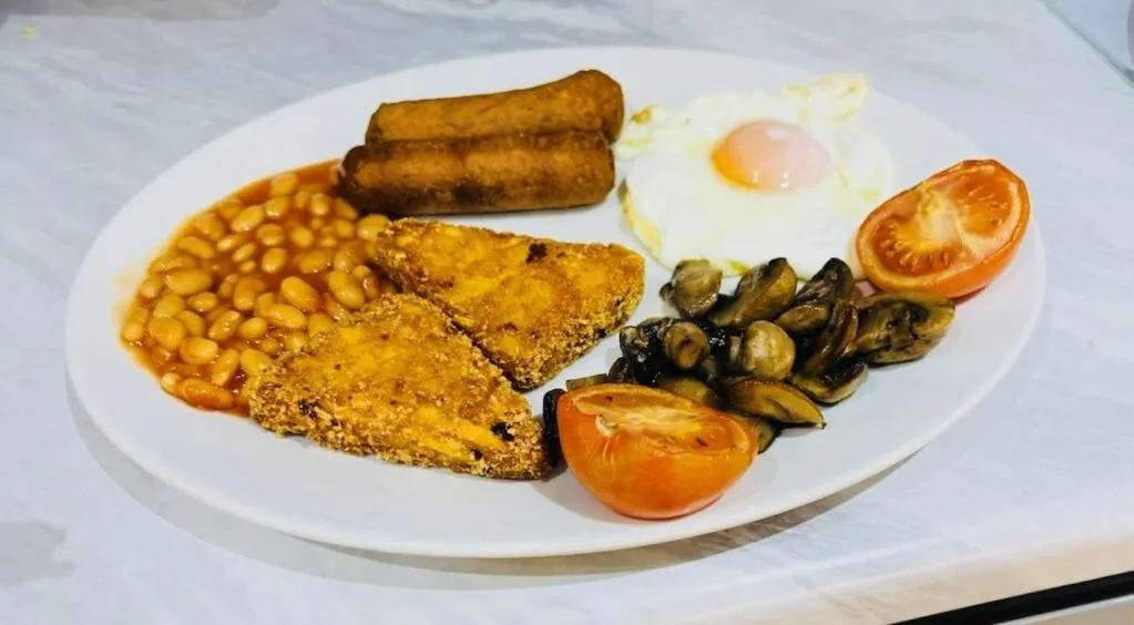 Breakfast in Carnson House