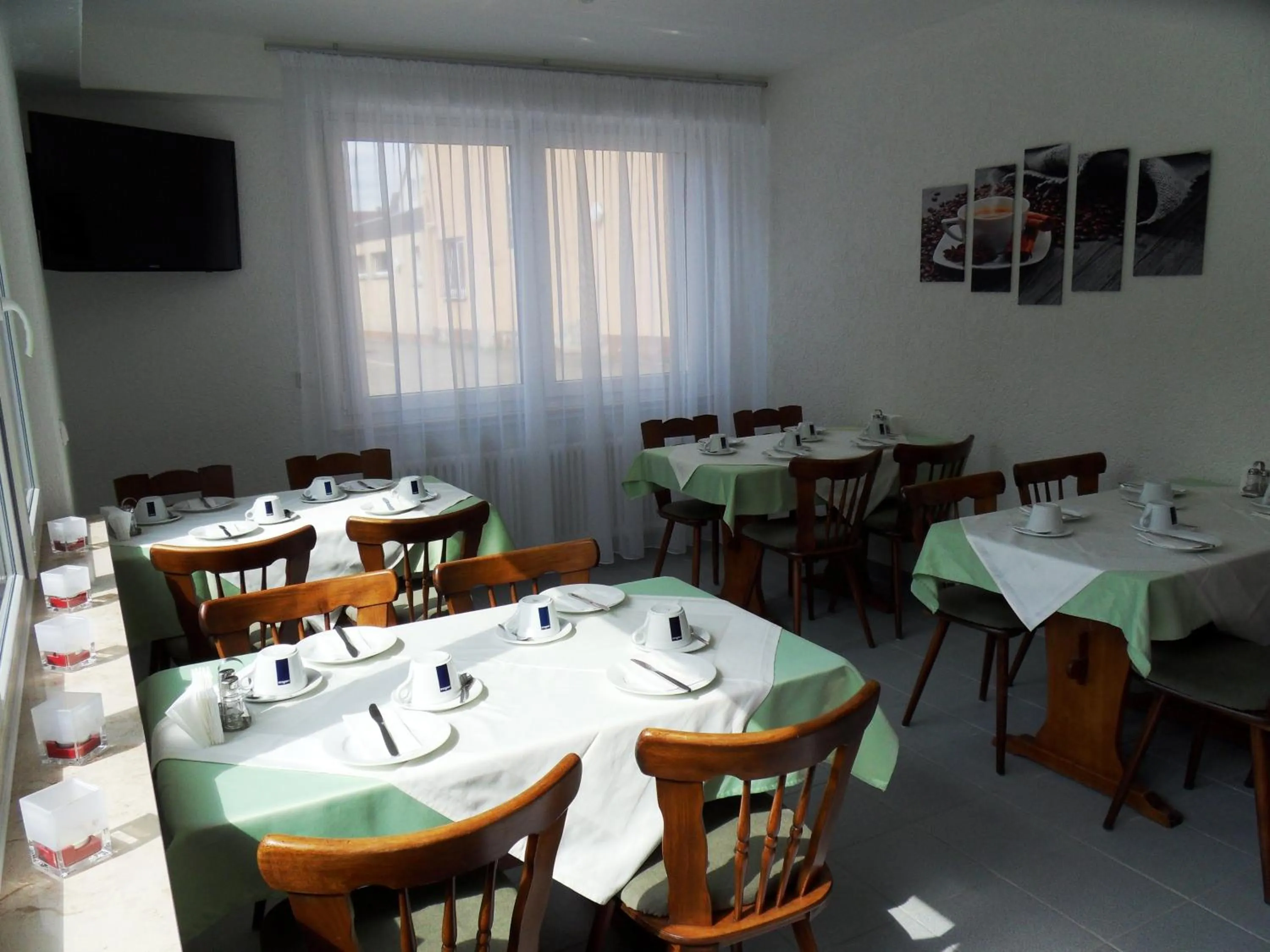 Restaurant/places to eat in Hotel Linnert