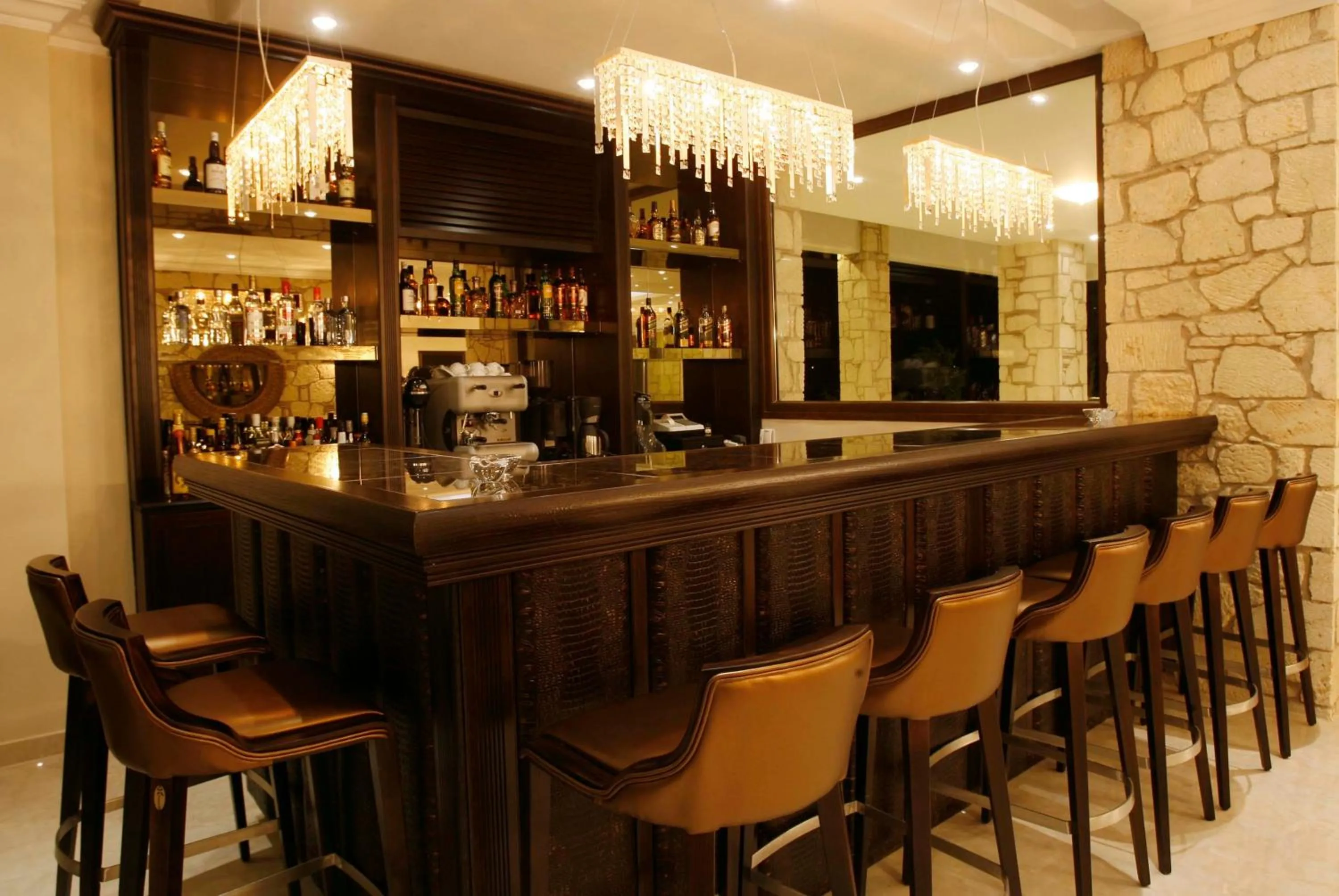 Lounge or bar in Diamond River Resort & Spa