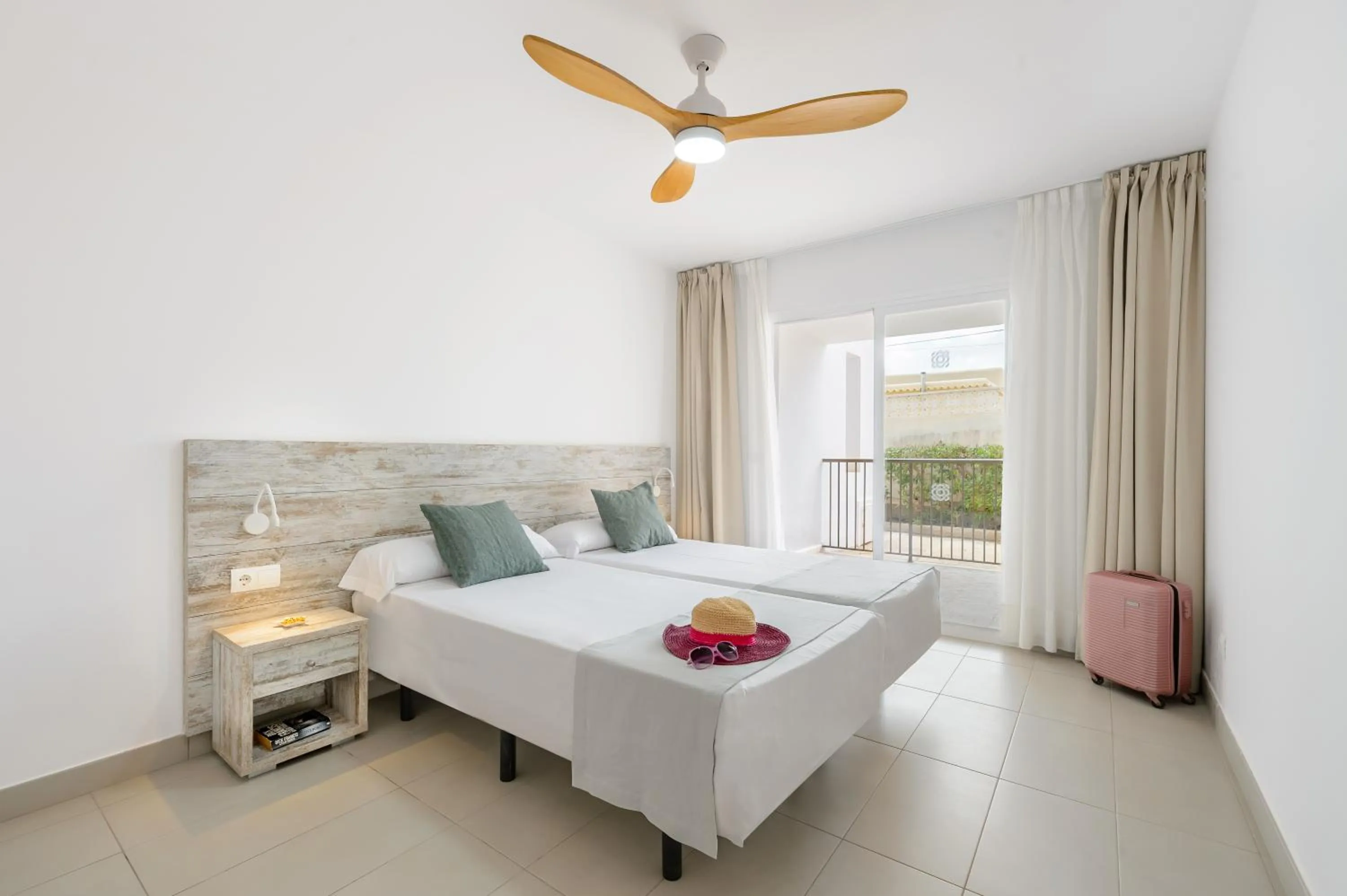 Bed in Apartamentos Vibra Riviera