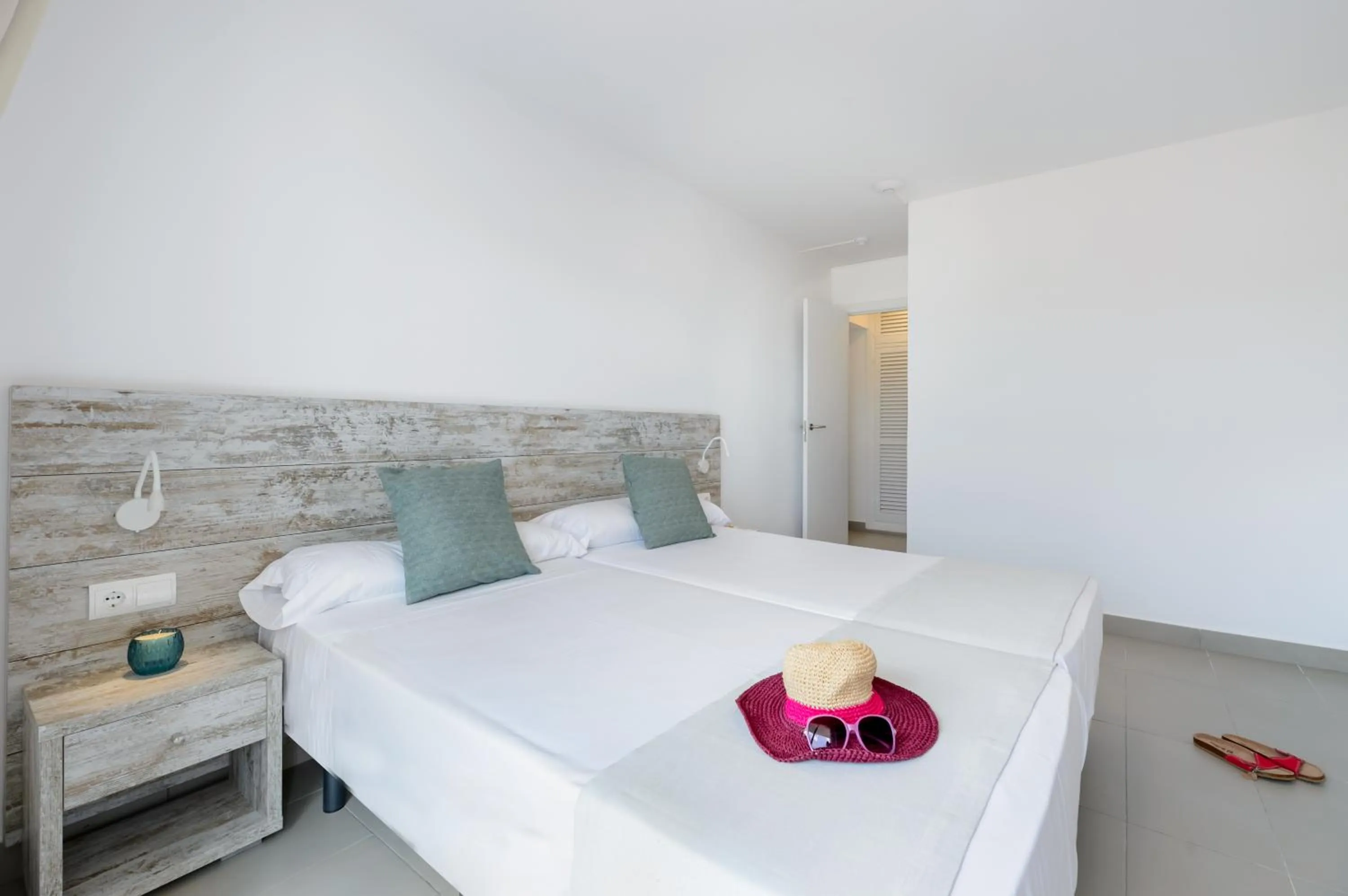 Bedroom, Bed in Apartamentos Vibra Riviera