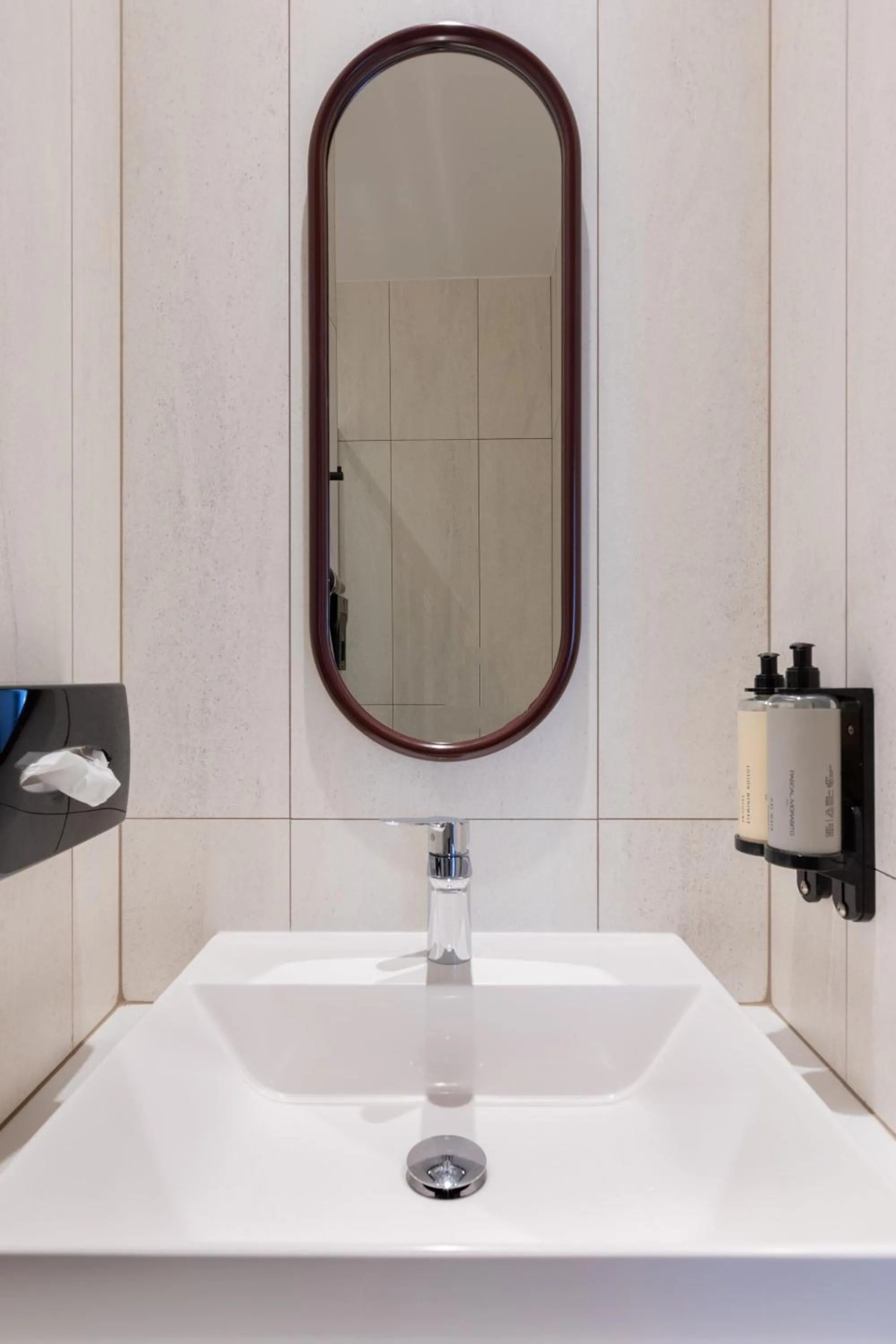 Bathroom in Hôtel Prince Albert Gare de Lyon