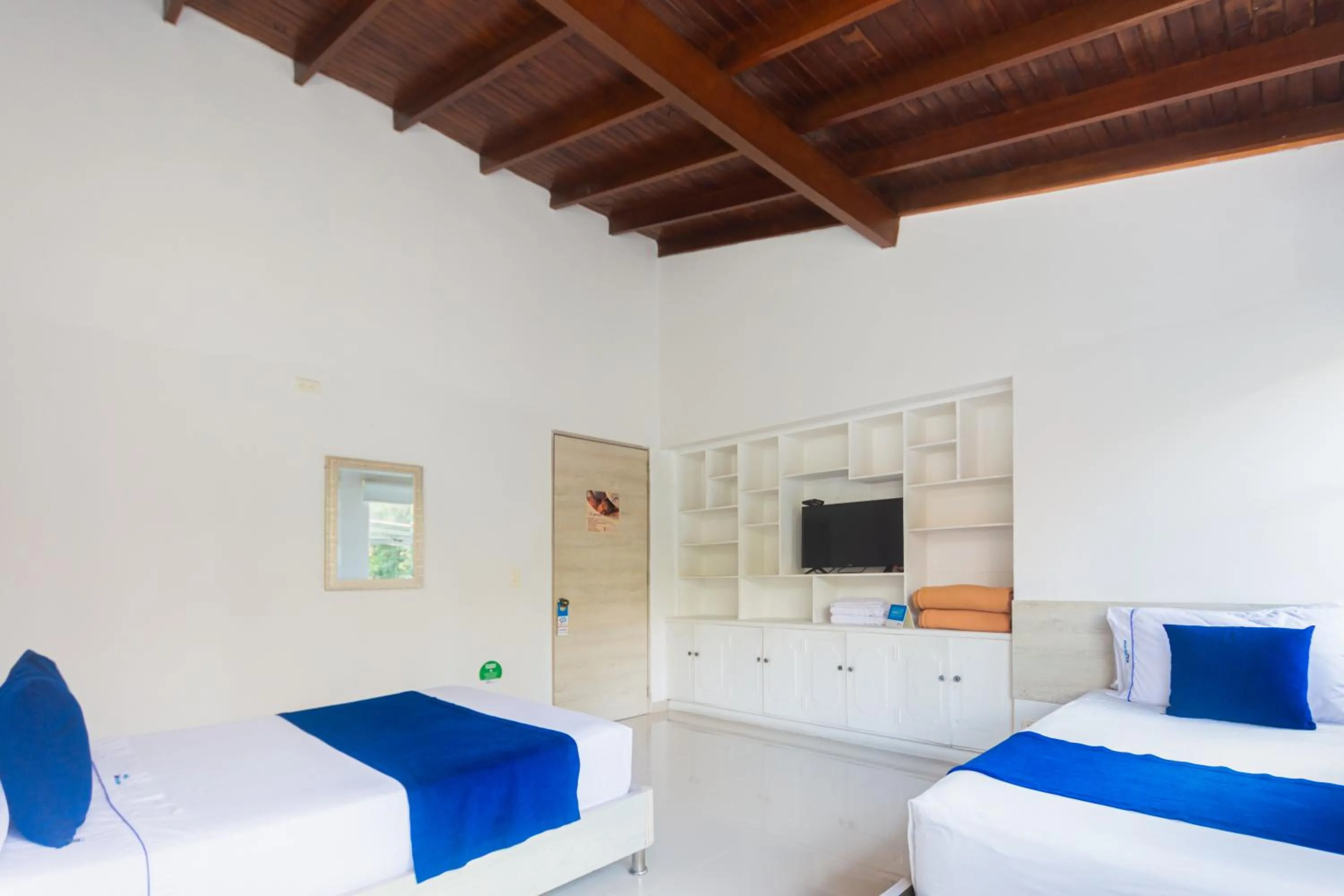 Bedroom, Bed in Hotel Suite del Parque