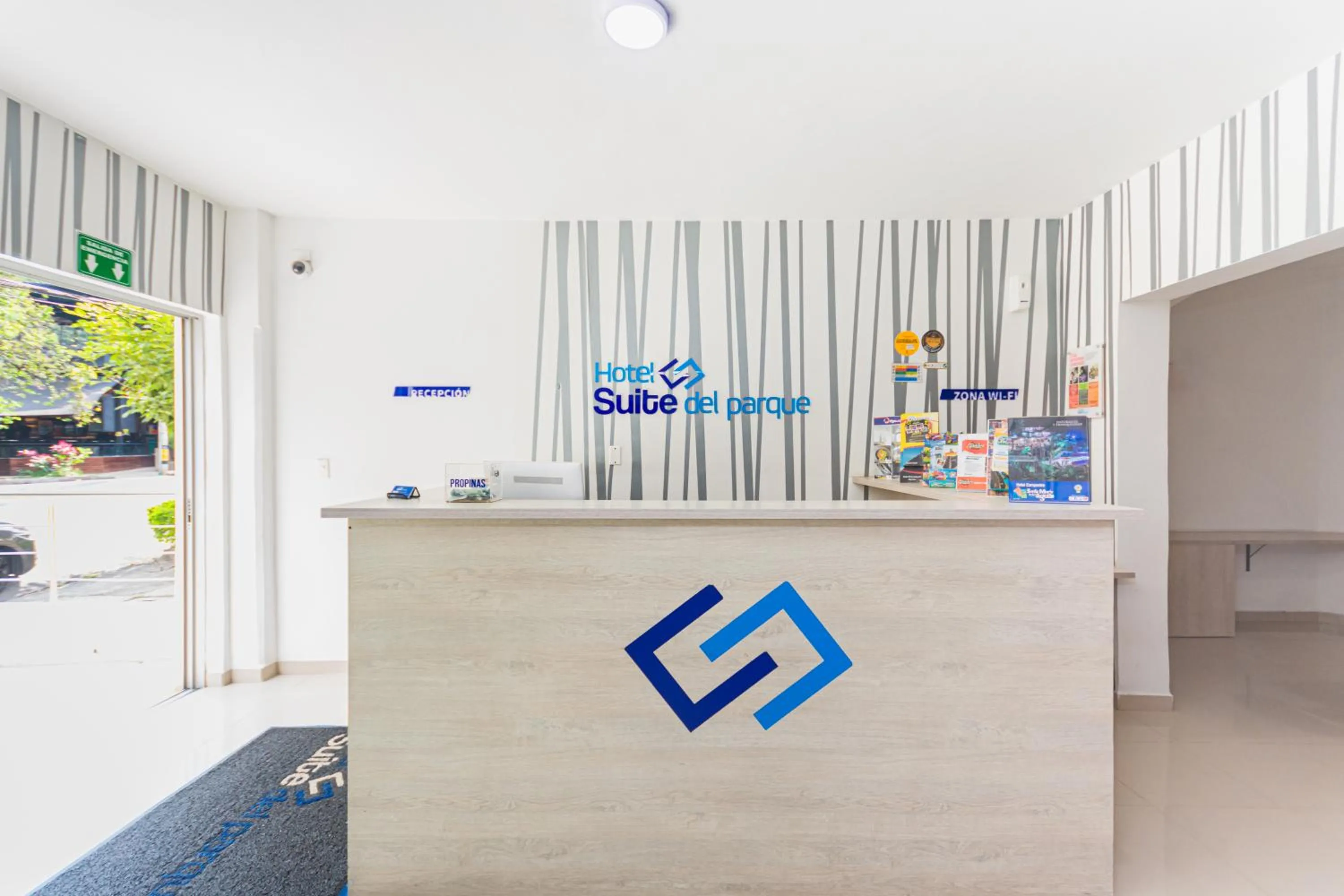 Lobby or reception in Hotel Suite del Parque