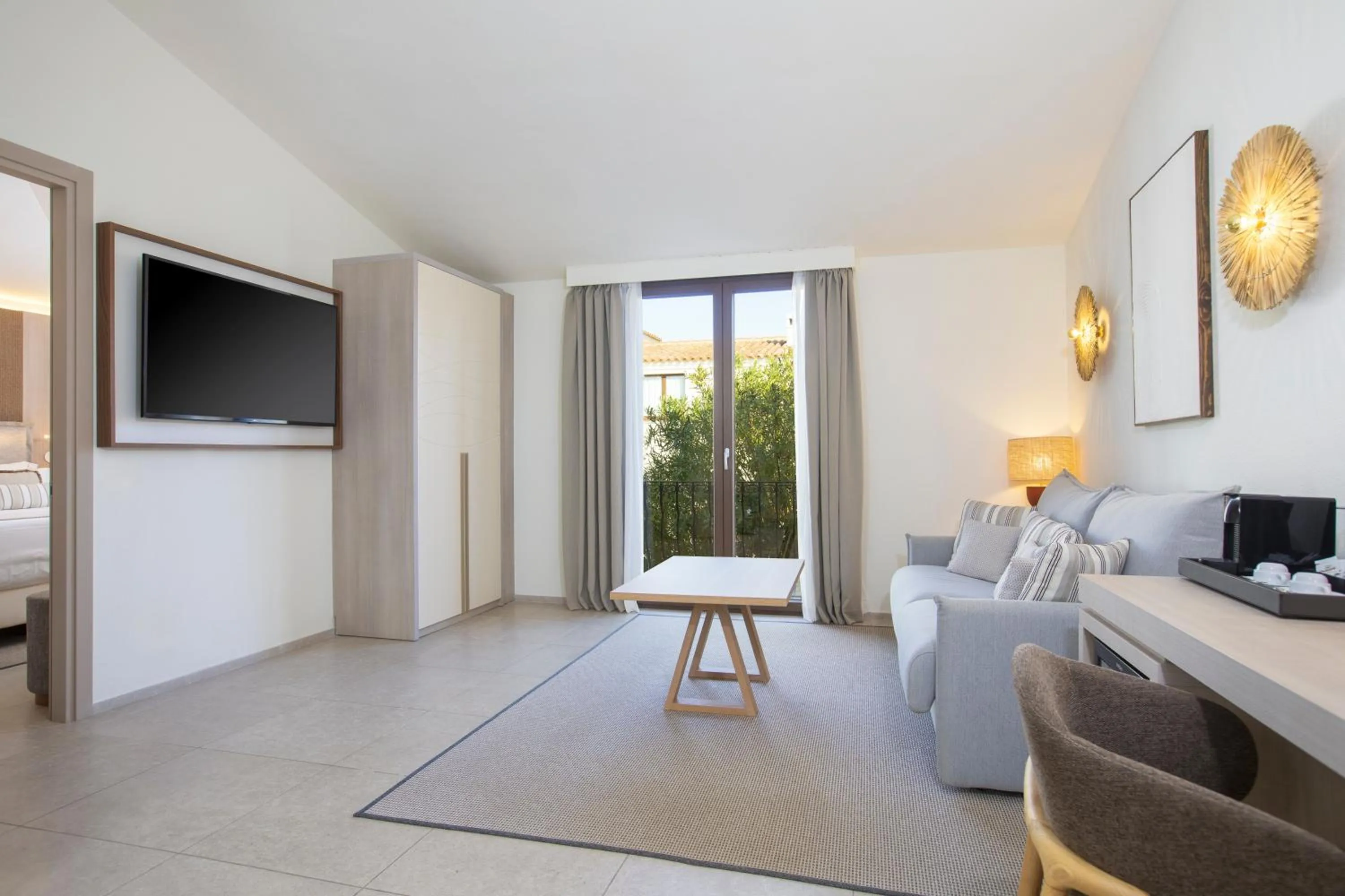 Photo of the whole room in Mangia's Santa Teresa Sardinia, Curio Collection by Hilton