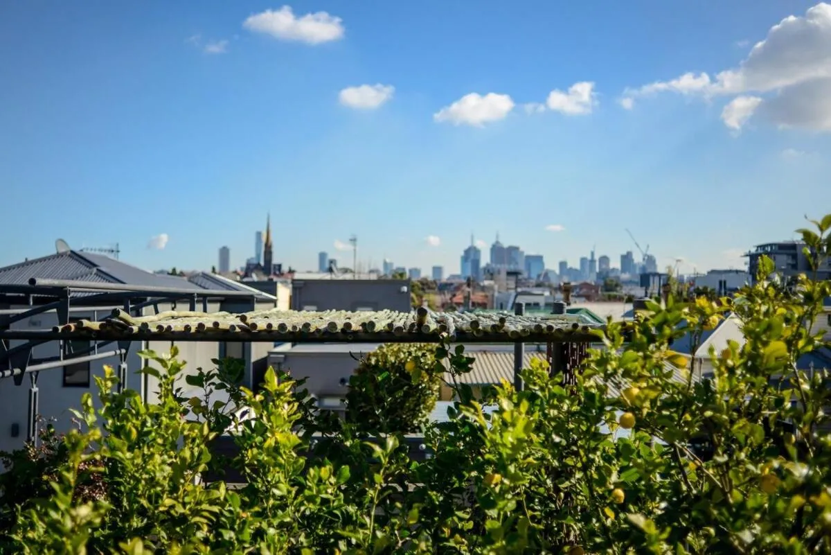 TWO FIVE ZERO RICHMOND four bedroom cityviews lockup garage