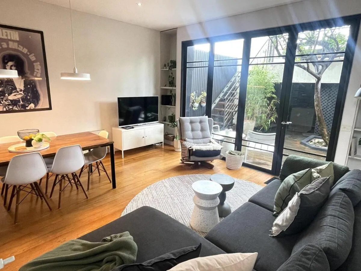 TWO FIVE ZERO RICHMOND four bedroom cityviews lockup garage