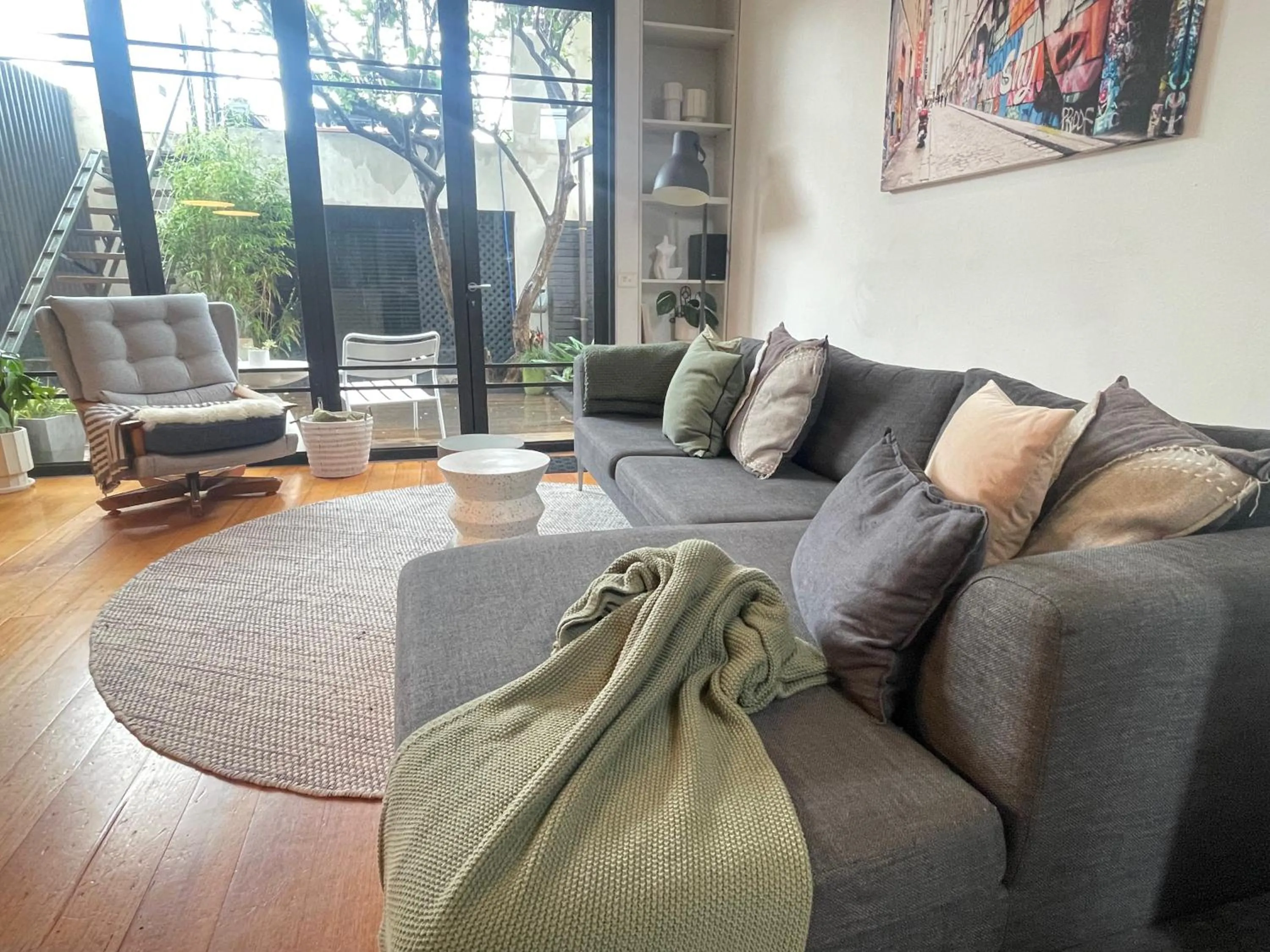 TWO FIVE ZERO RICHMOND four bedroom cityviews lockup garage