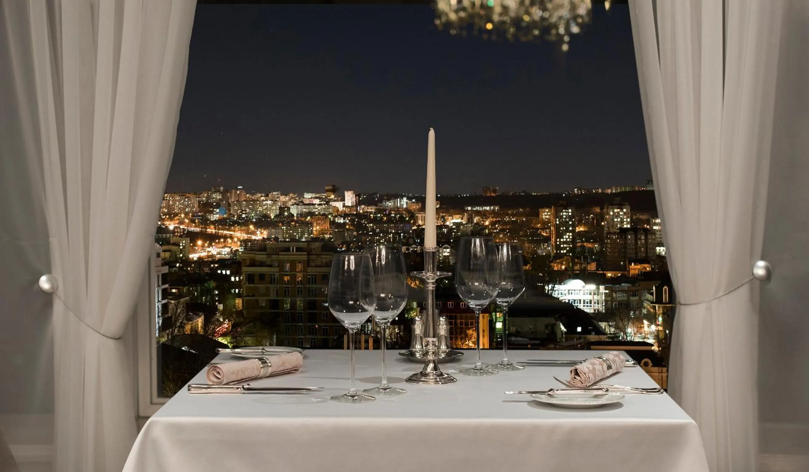 Restaurant/places to eat in Nobil Luxury Boutique Hotel