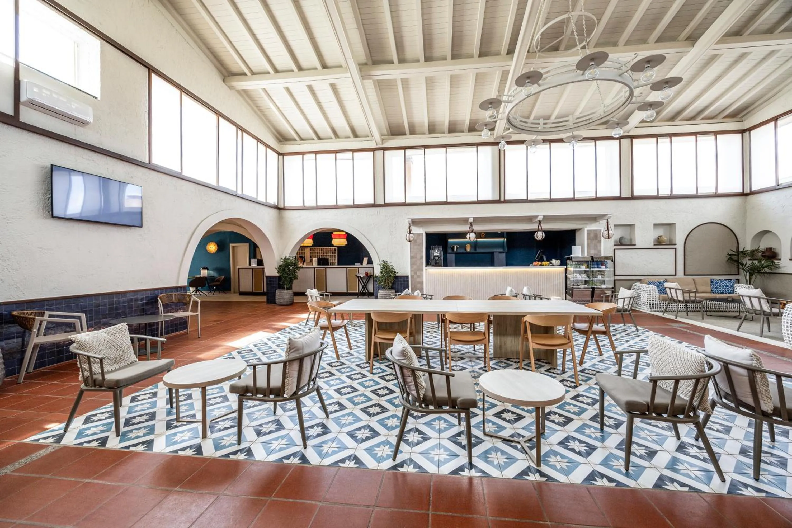 Seating area in MClub Budoni