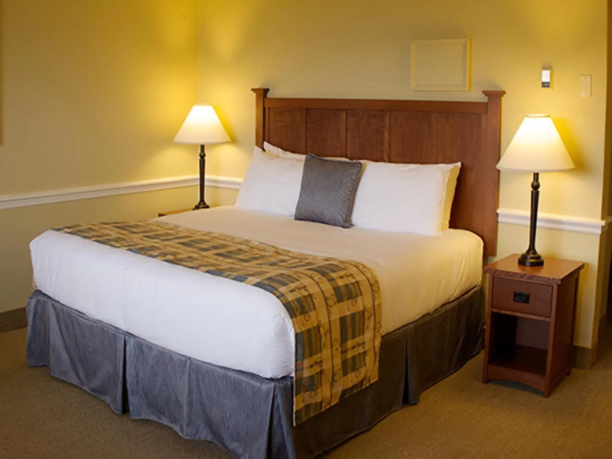 King Suite with Lake View in Silver Dart Lodge King Suite with Lake View in Silver Dart Lodge