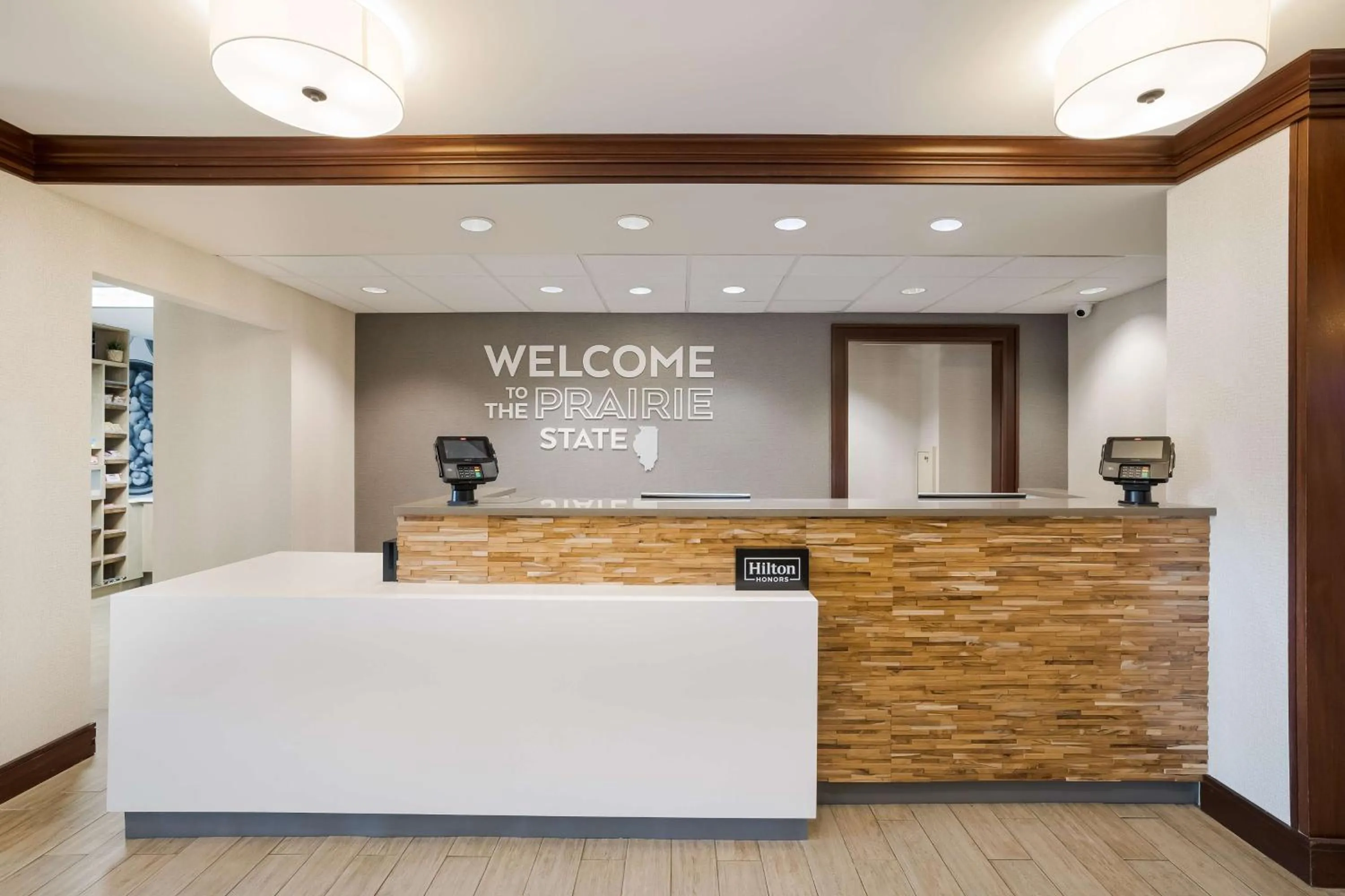 Lobby or reception, Bed in Hampton Inn McHenry