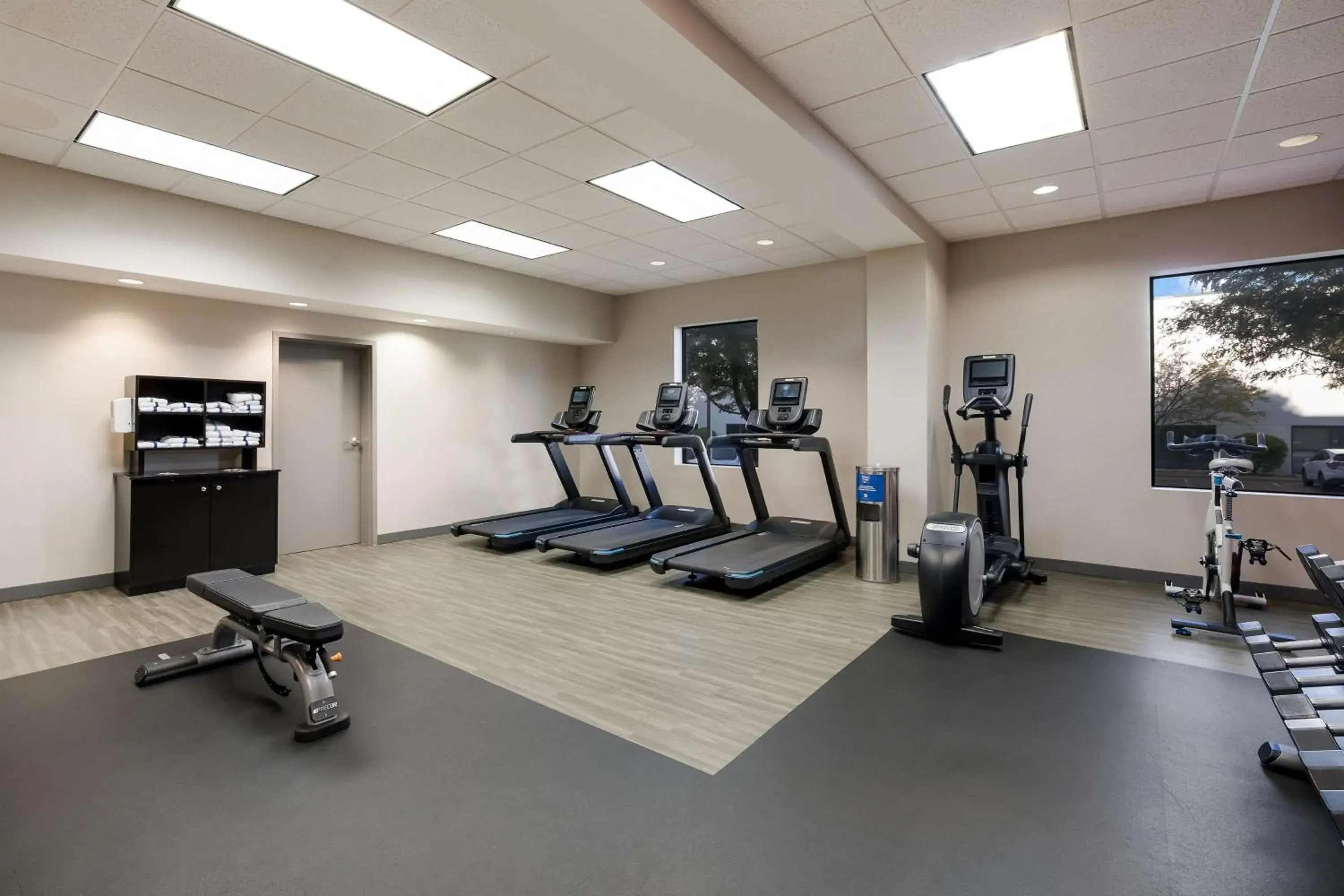 Fitness centre/facilities in Hampton Inn McHenry Fitness centre/facilities in Hampton Inn McHenry
