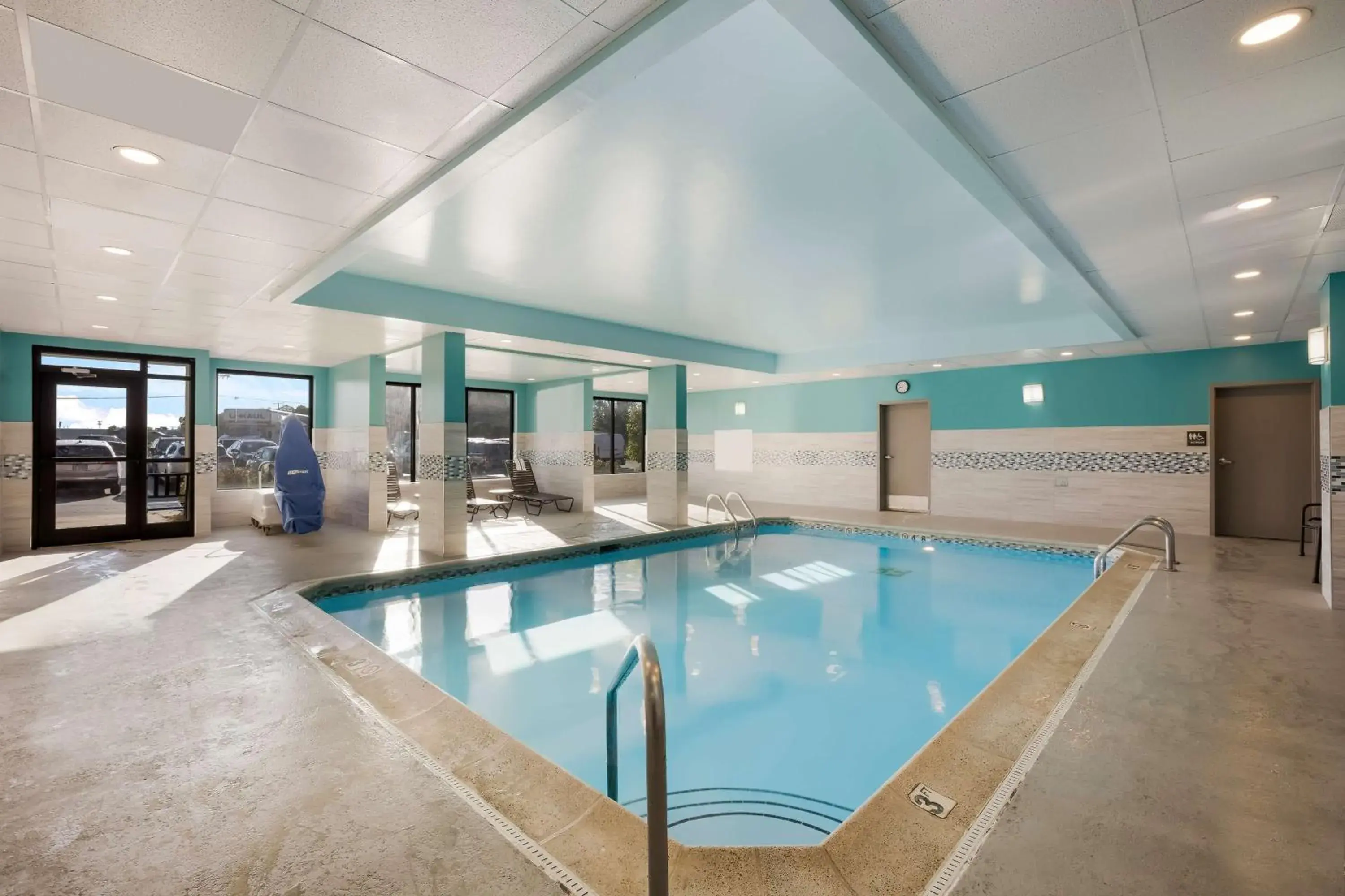 Pool view in Hampton Inn McHenry Pool view in Hampton Inn McHenry