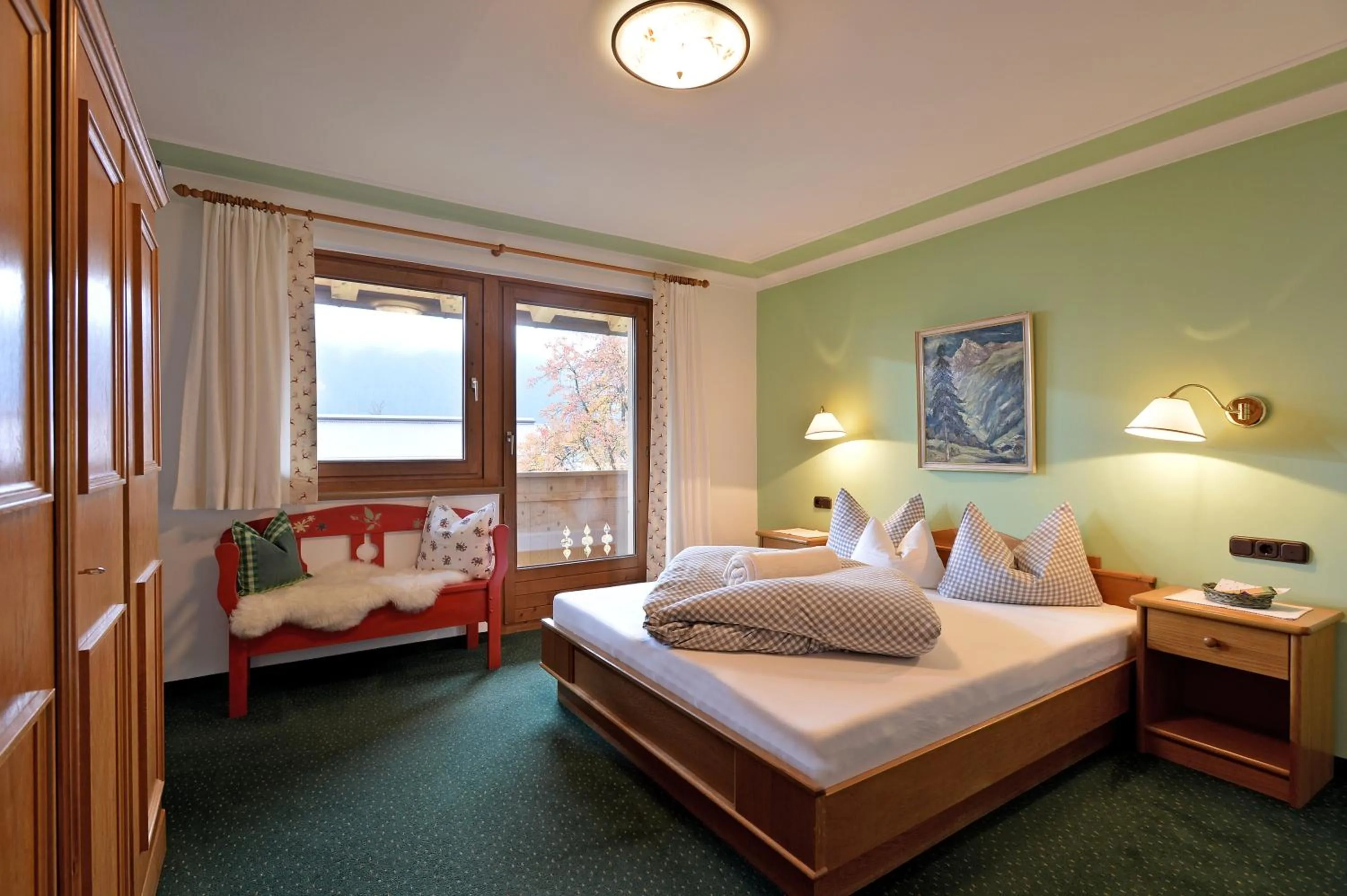Photo of the whole room, Bed in Landhaus Kumbichl