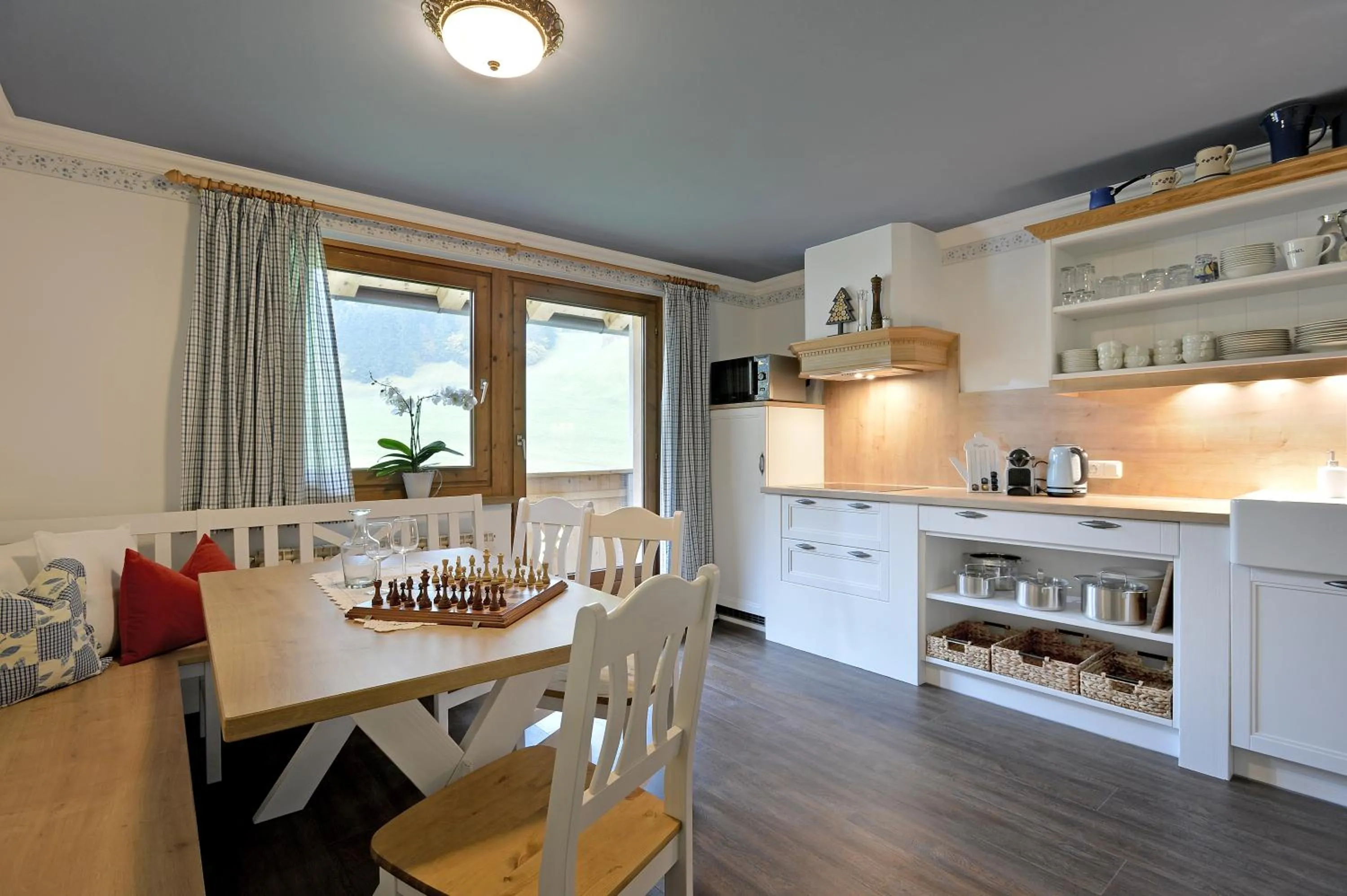 Kitchen or kitchenette in Landhaus Kumbichl
