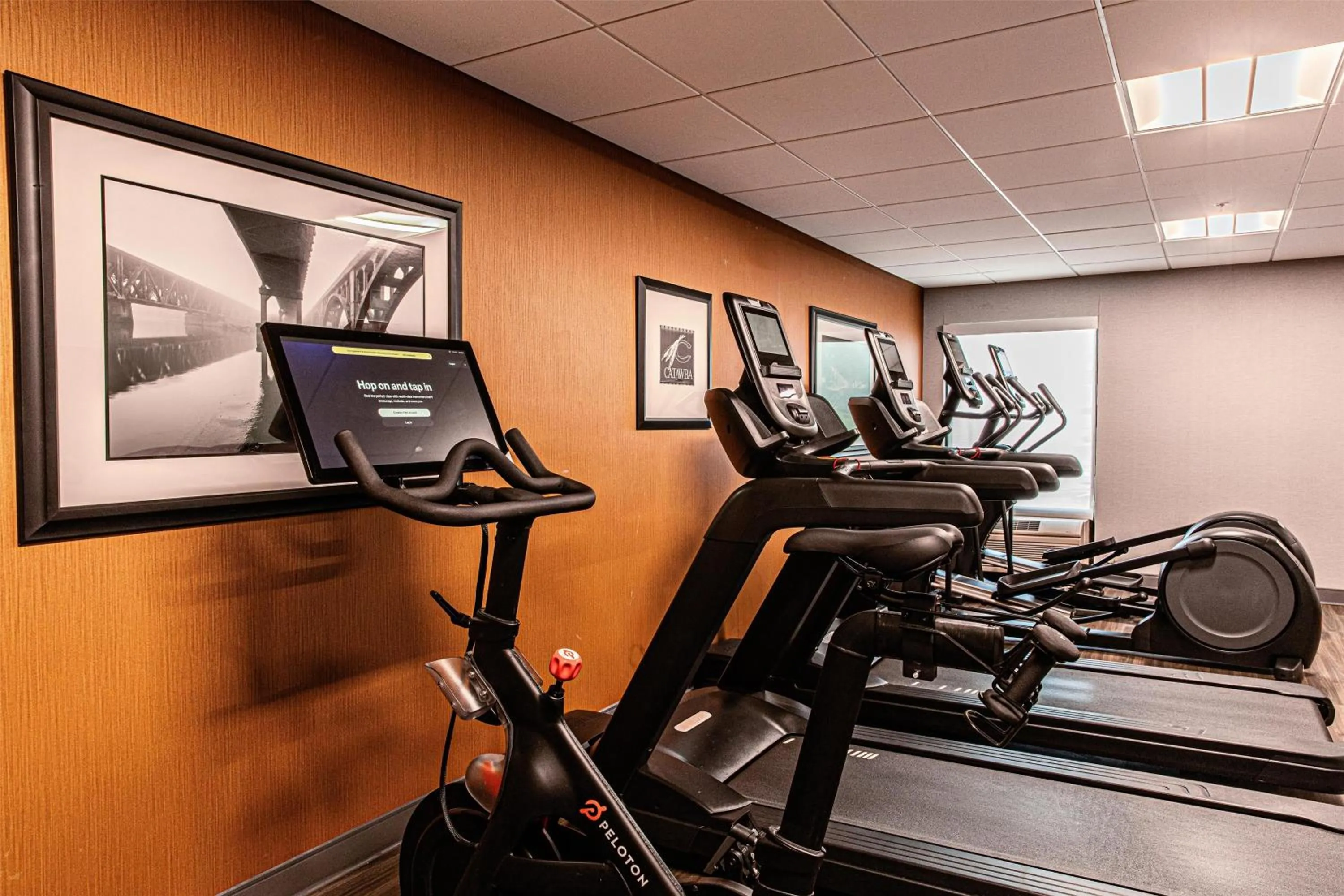 Fitness centre/facilities in Hampton Inn Salisbury