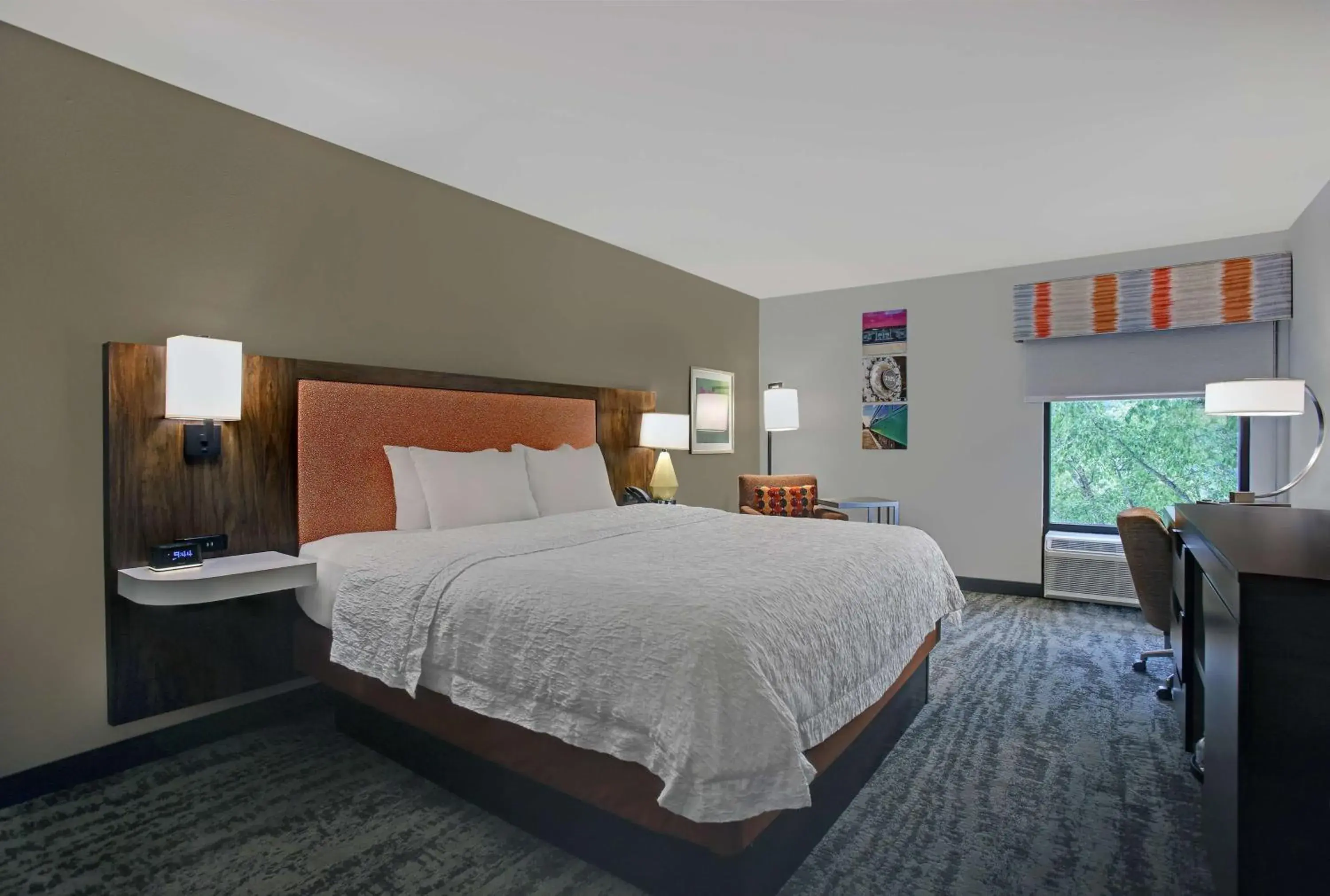 Bed in Hampton Inn Salisbury Bed in Hampton Inn Salisbury