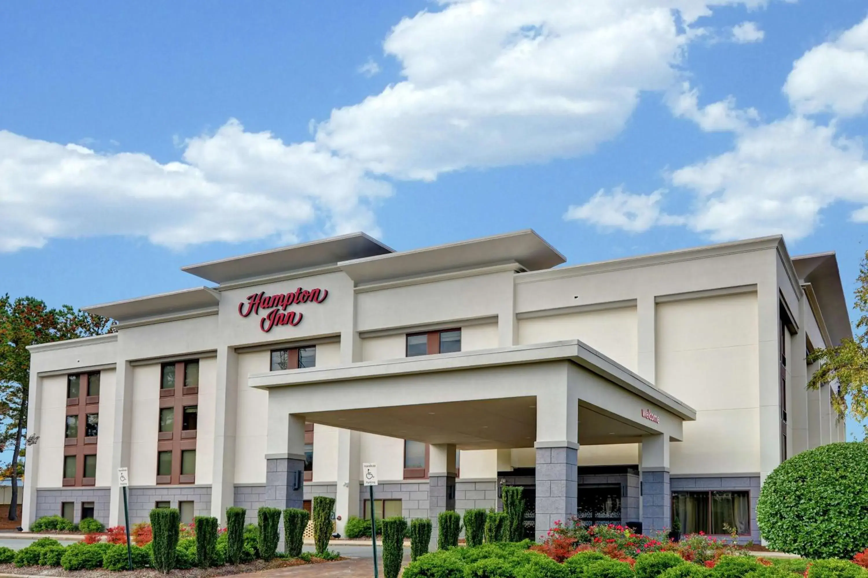 Property building in Hampton Inn Salisbury Property building in Hampton Inn Salisbury
