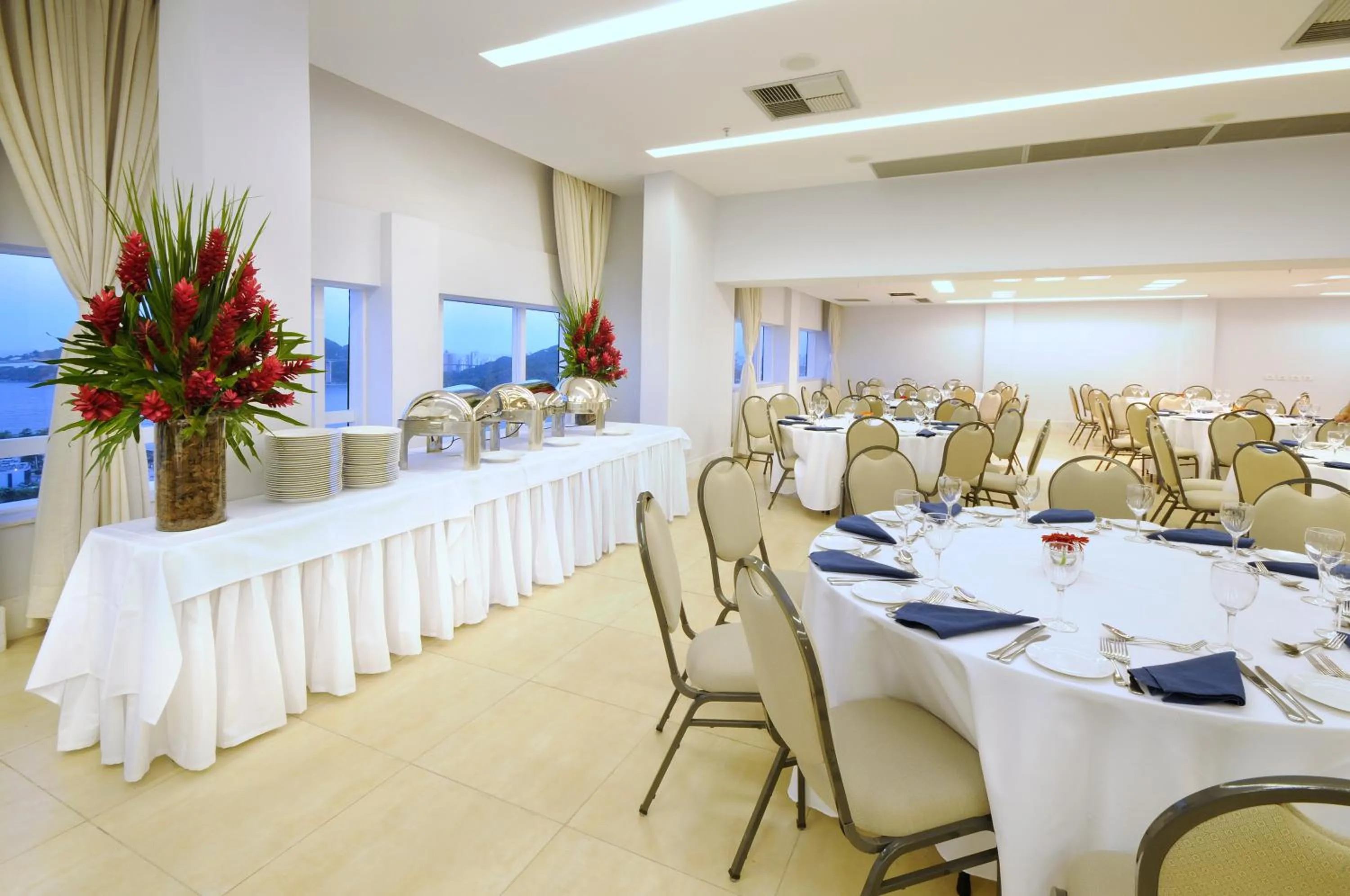 Meeting/conference room in Golden Tulip Porto Vitória