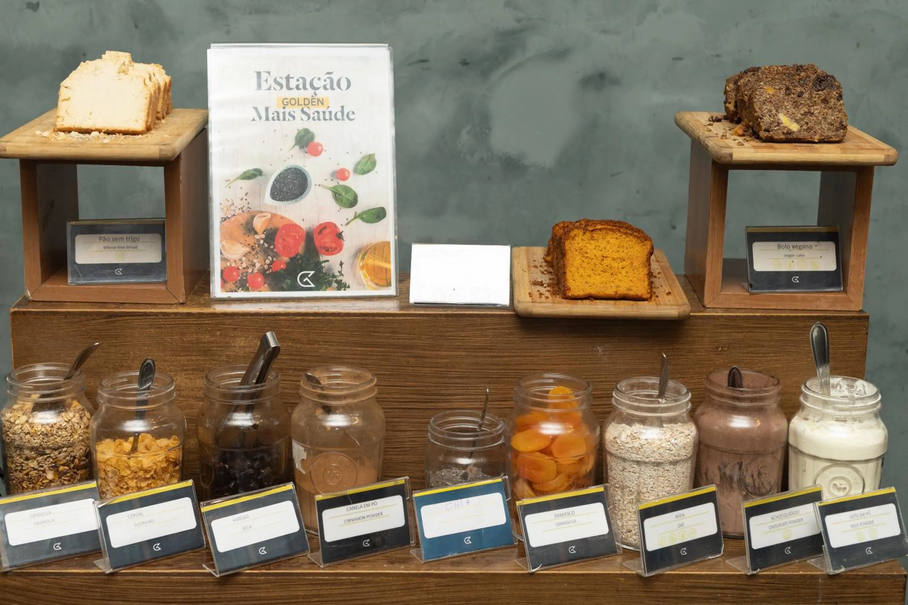 Buffet breakfast in Golden Tulip Porto Vitória