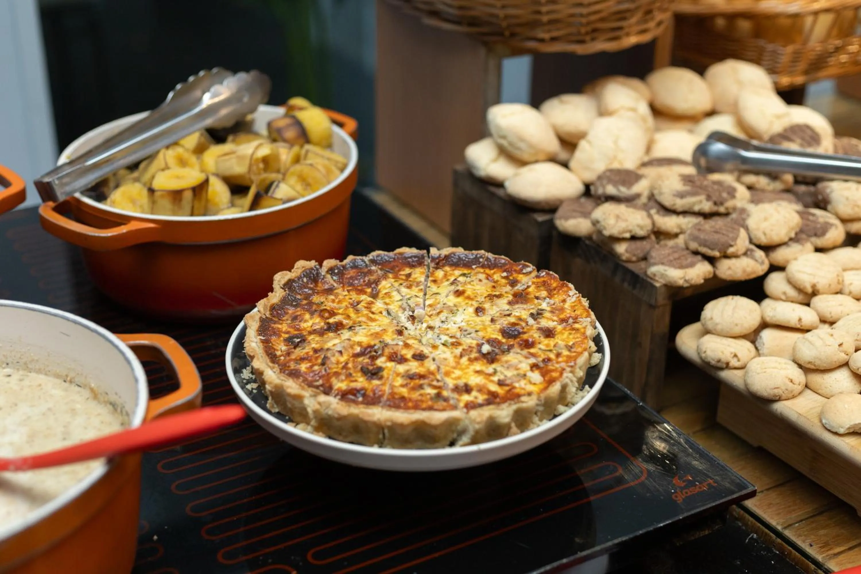 Food and drinks in Golden Tulip Porto Vitória