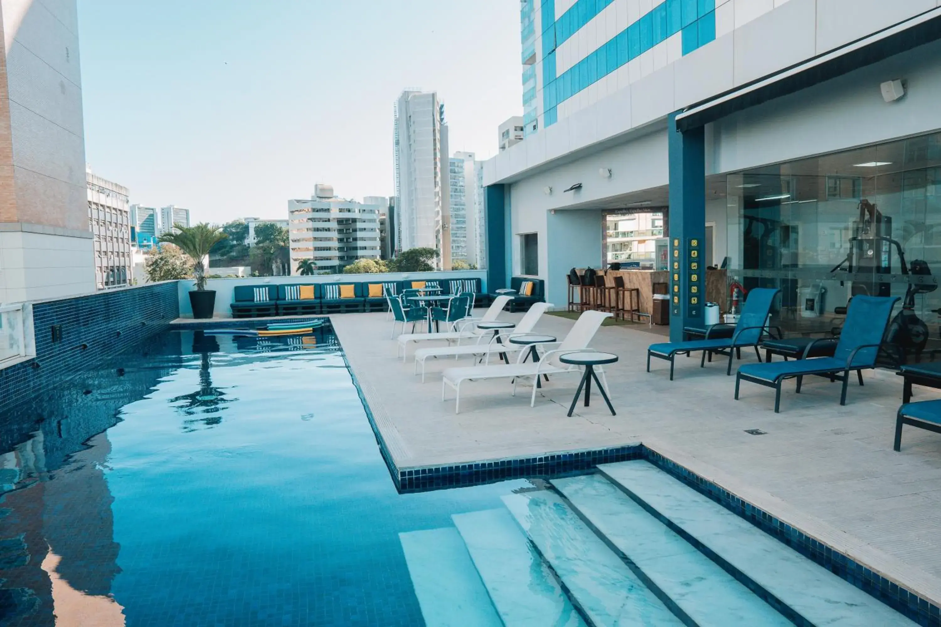 Swimming pool in Golden Tulip Porto Vitória Swimming pool in Golden Tulip Porto Vitória
