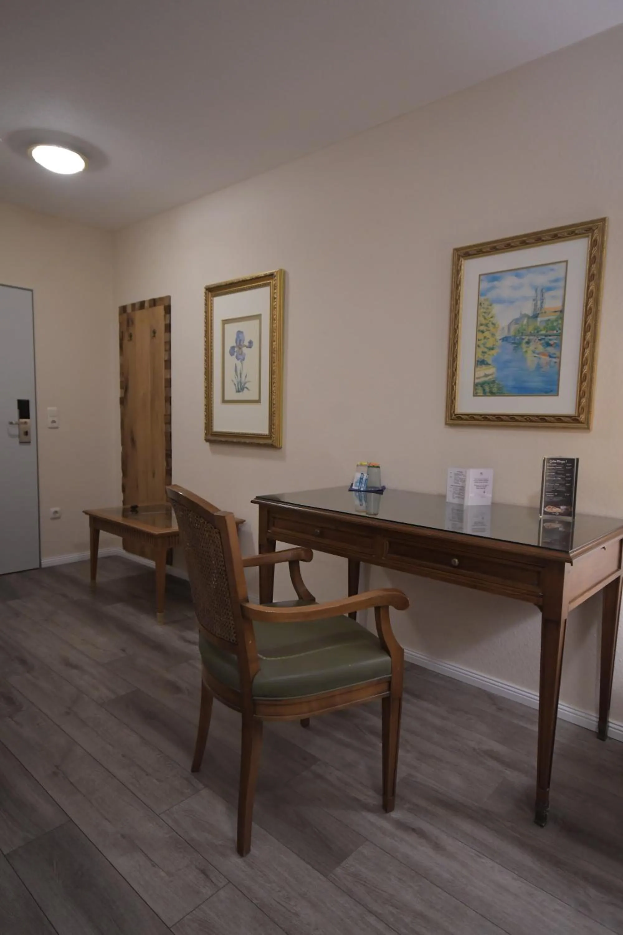 hair dresser in Gästehaus Bavaria