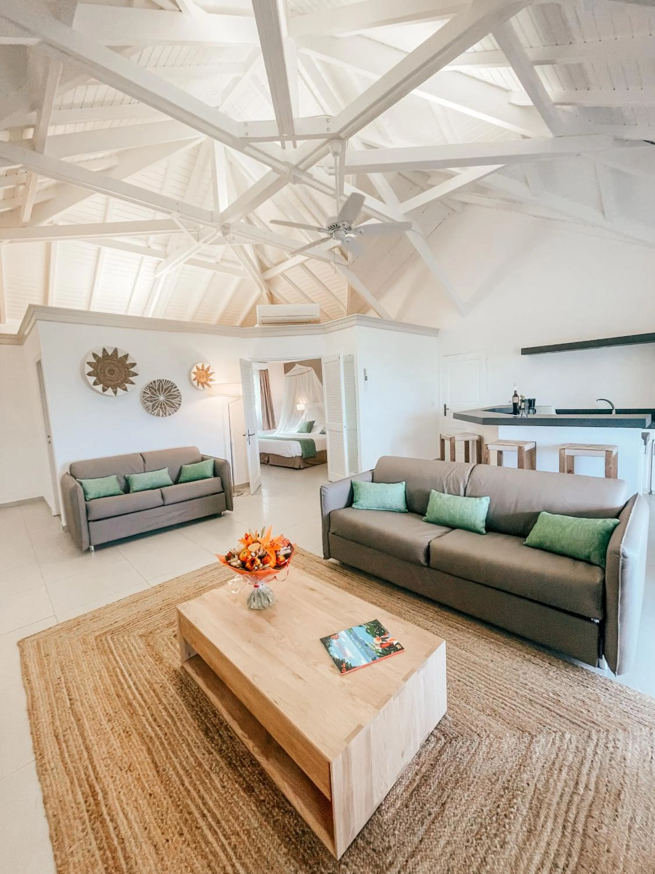 Living room, Bed in Hotel La Plantation